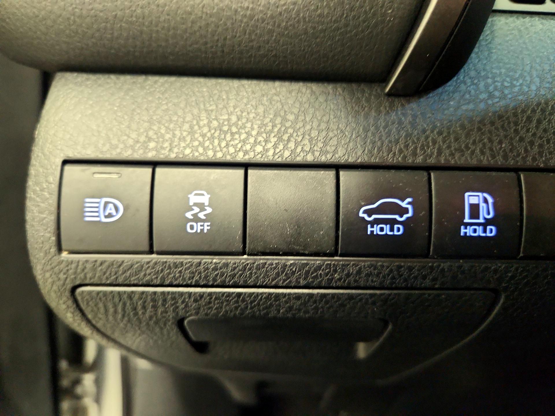 Thumbnail: 2020 Toyota Camry - 13