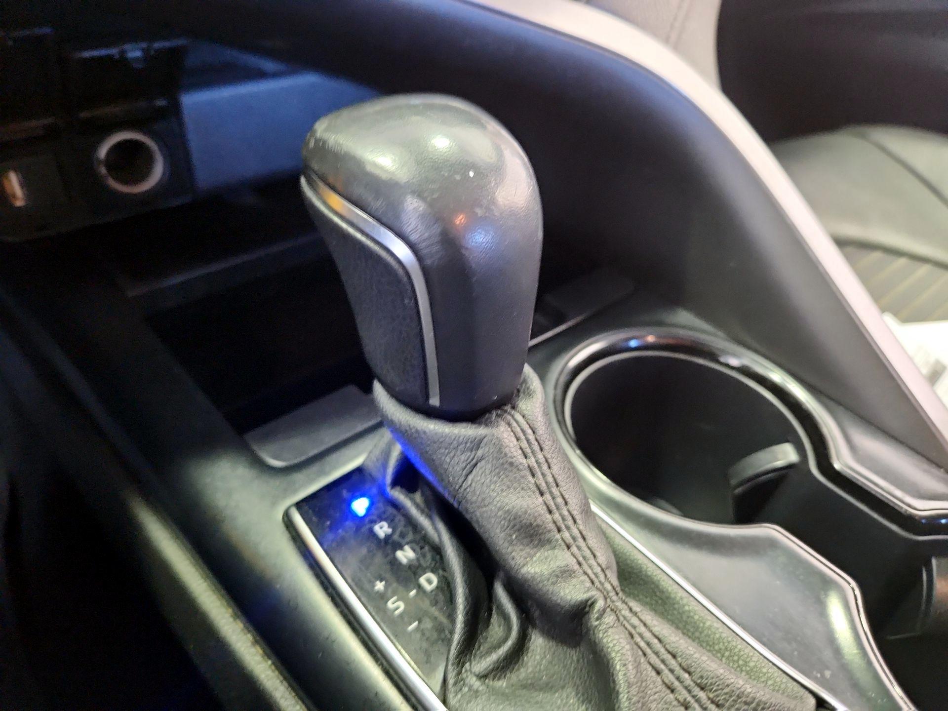 Thumbnail: 2020 Toyota Camry - 18