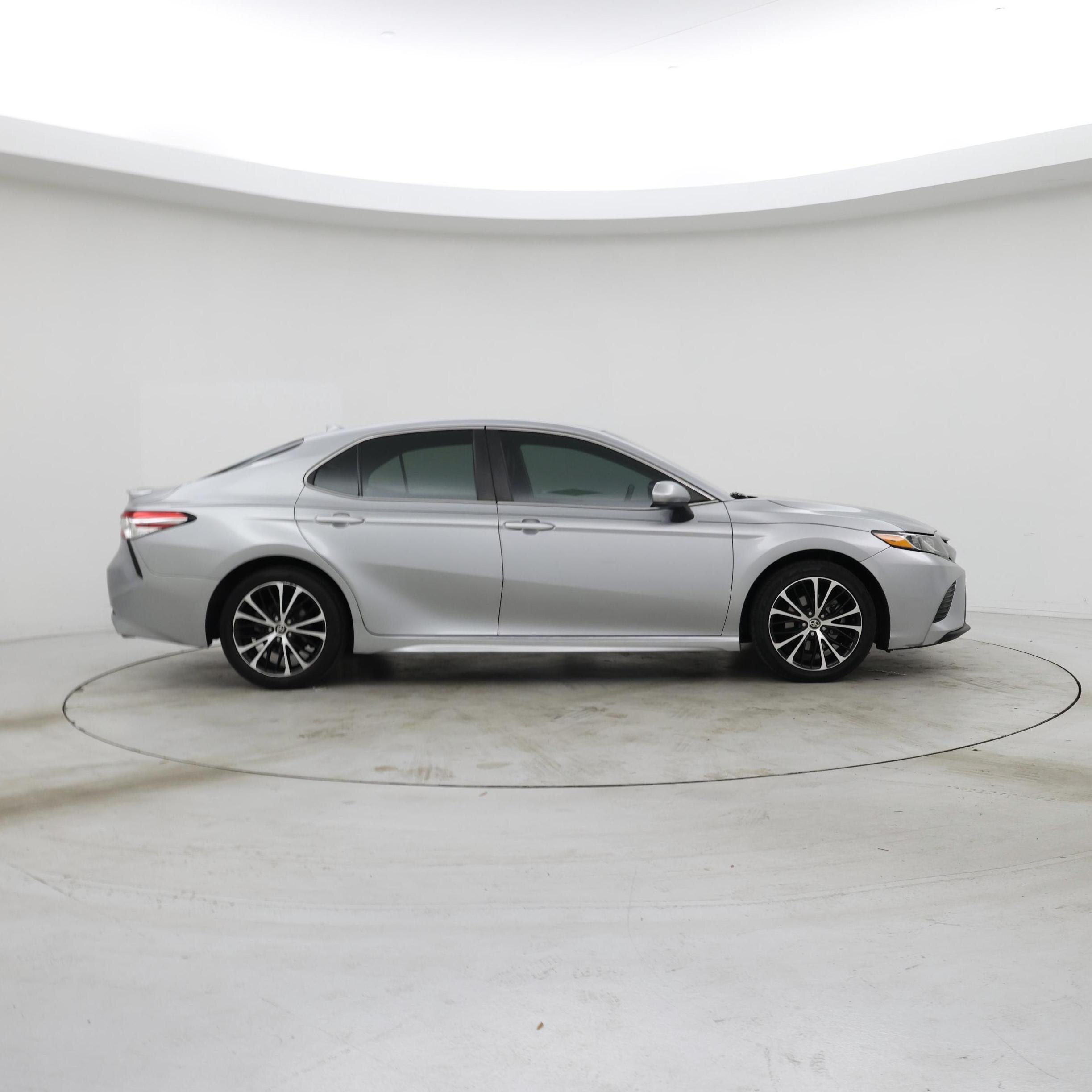 Thumbnail: 2020 Toyota Camry - 7