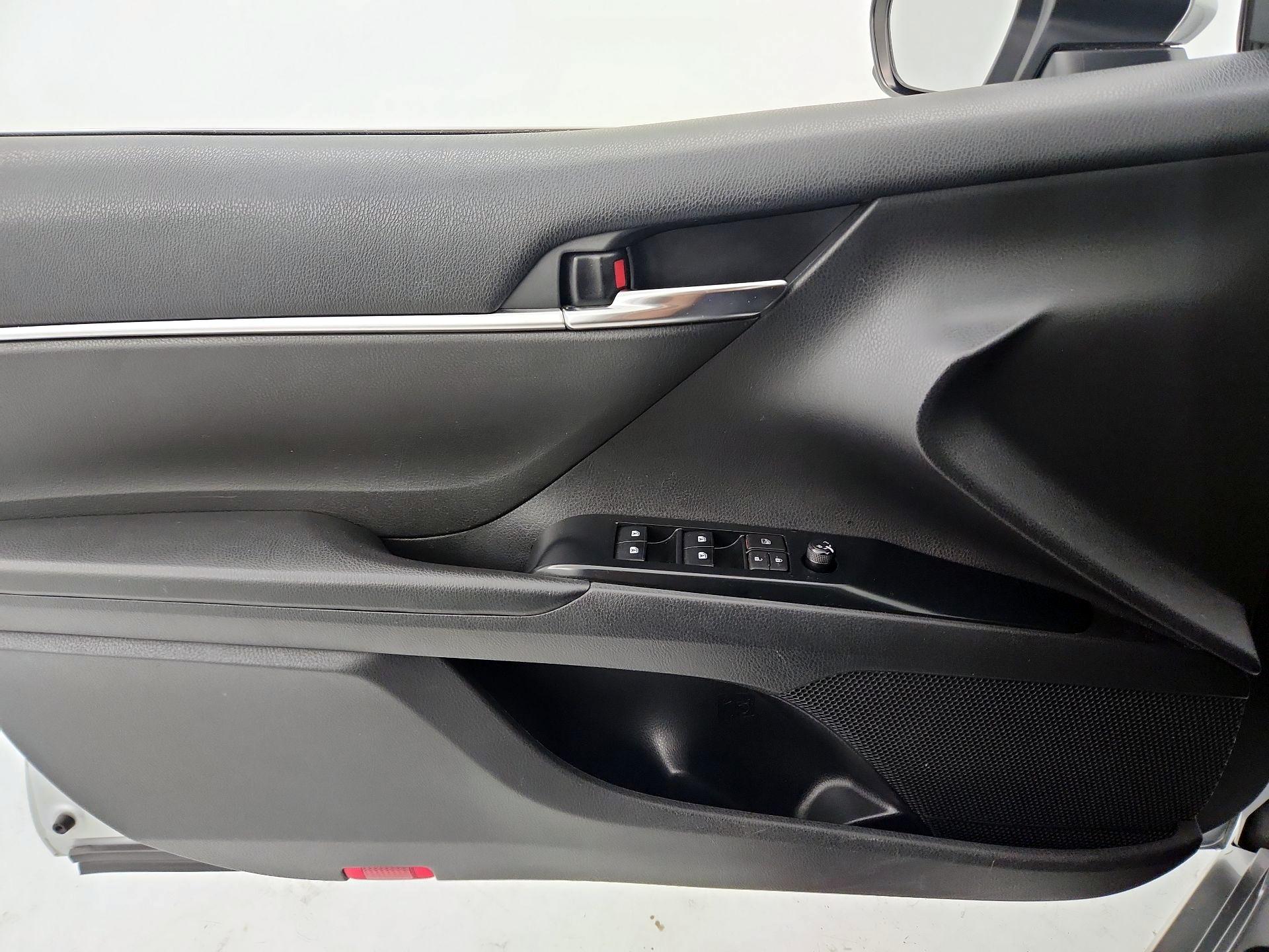 Thumbnail: 2020 Toyota Camry - 12