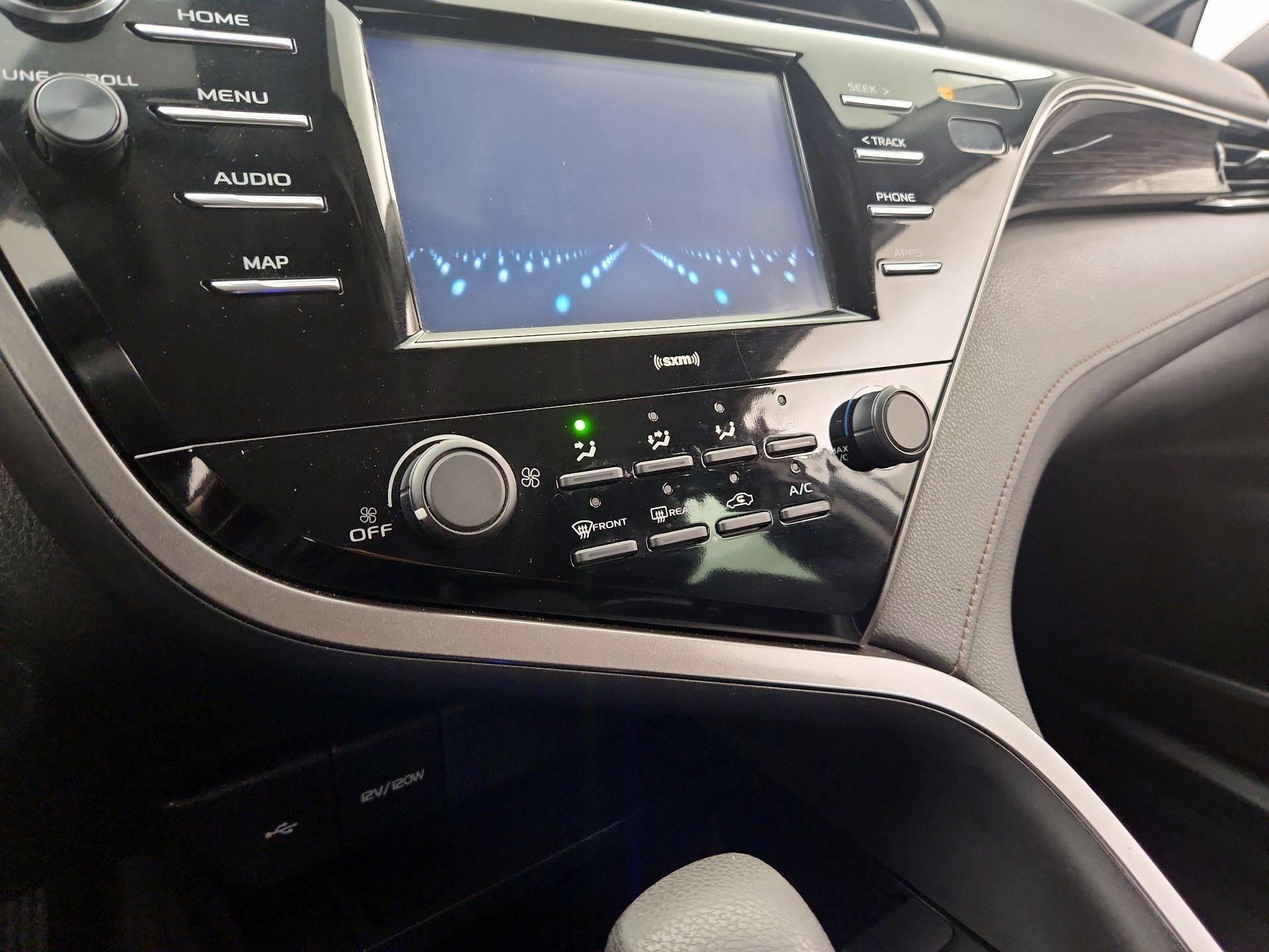 Thumbnail: 2020 Toyota Camry - 16