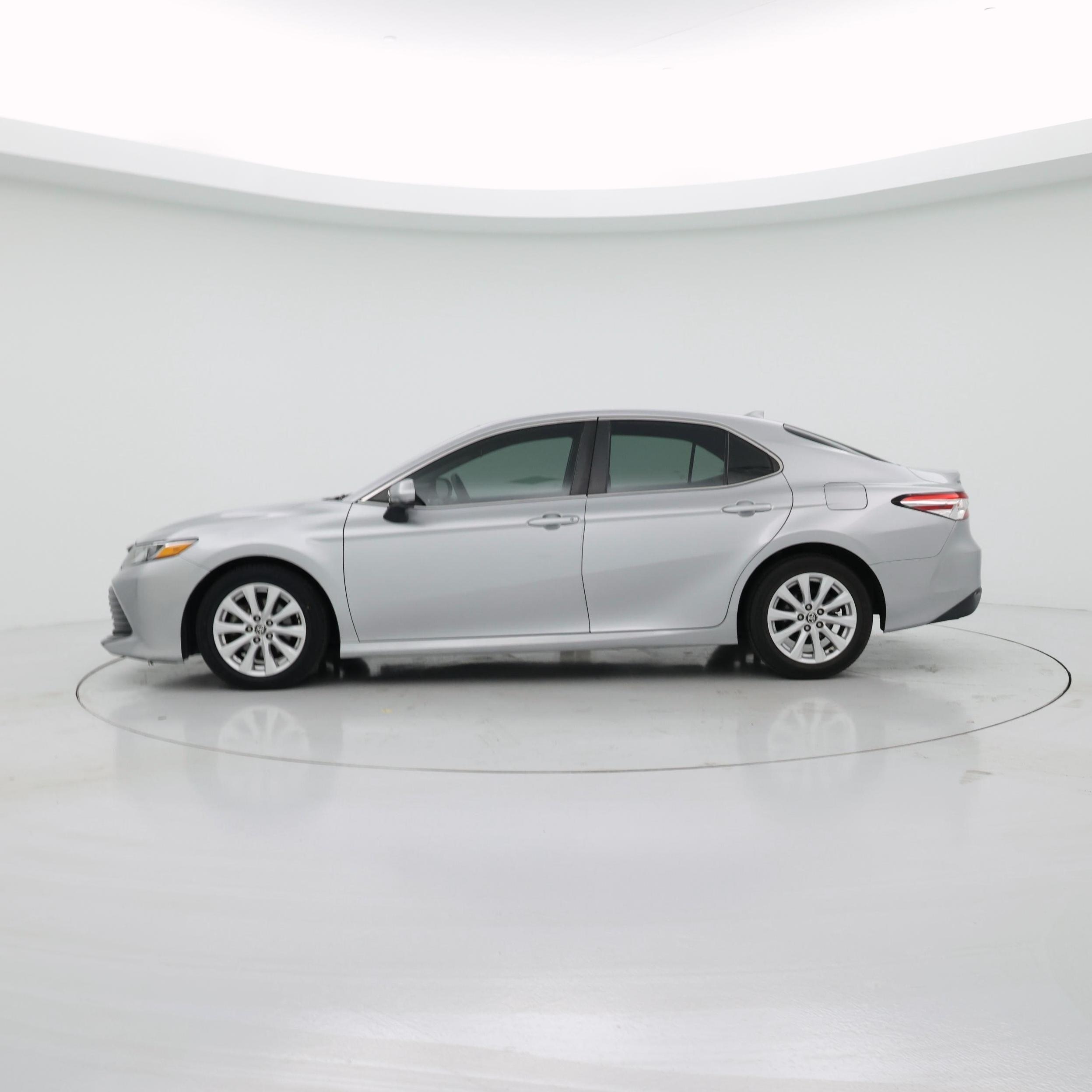 Thumbnail: 2020 Toyota Camry - 3