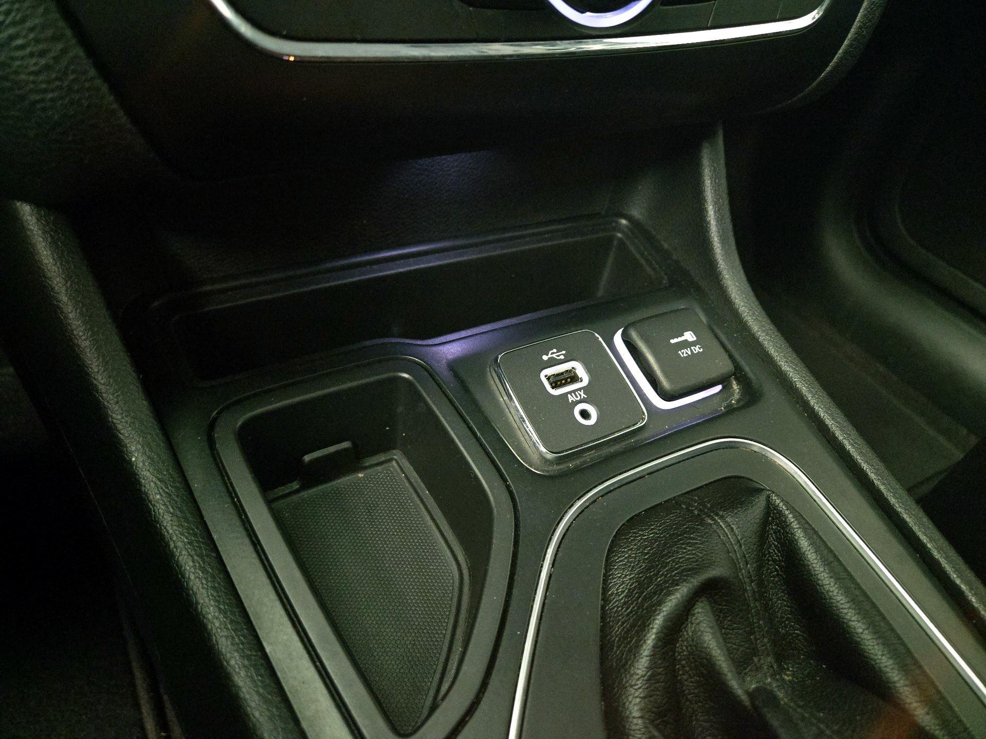 Thumbnail: 2019 Jeep Cherokee - 18