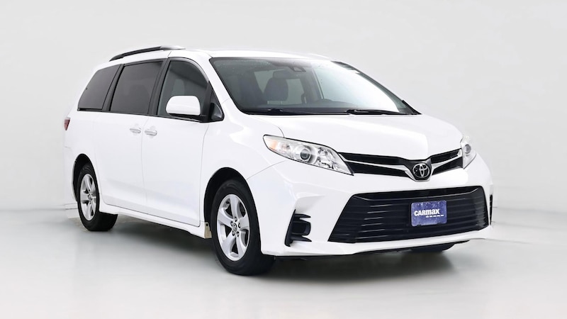 2020 Toyota Sienna LE Hero Image