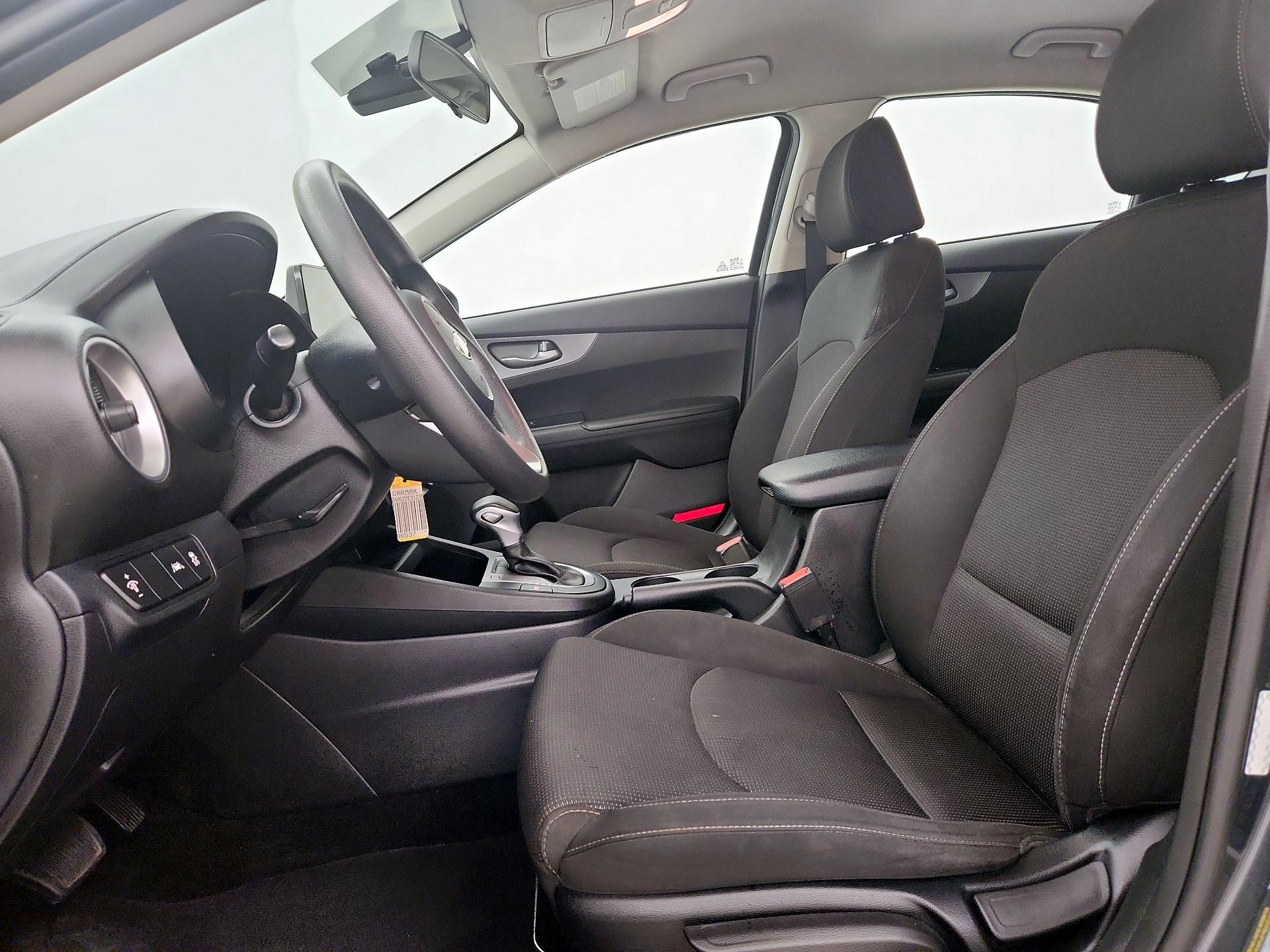 Thumbnail: 2021 Kia Forte - 11