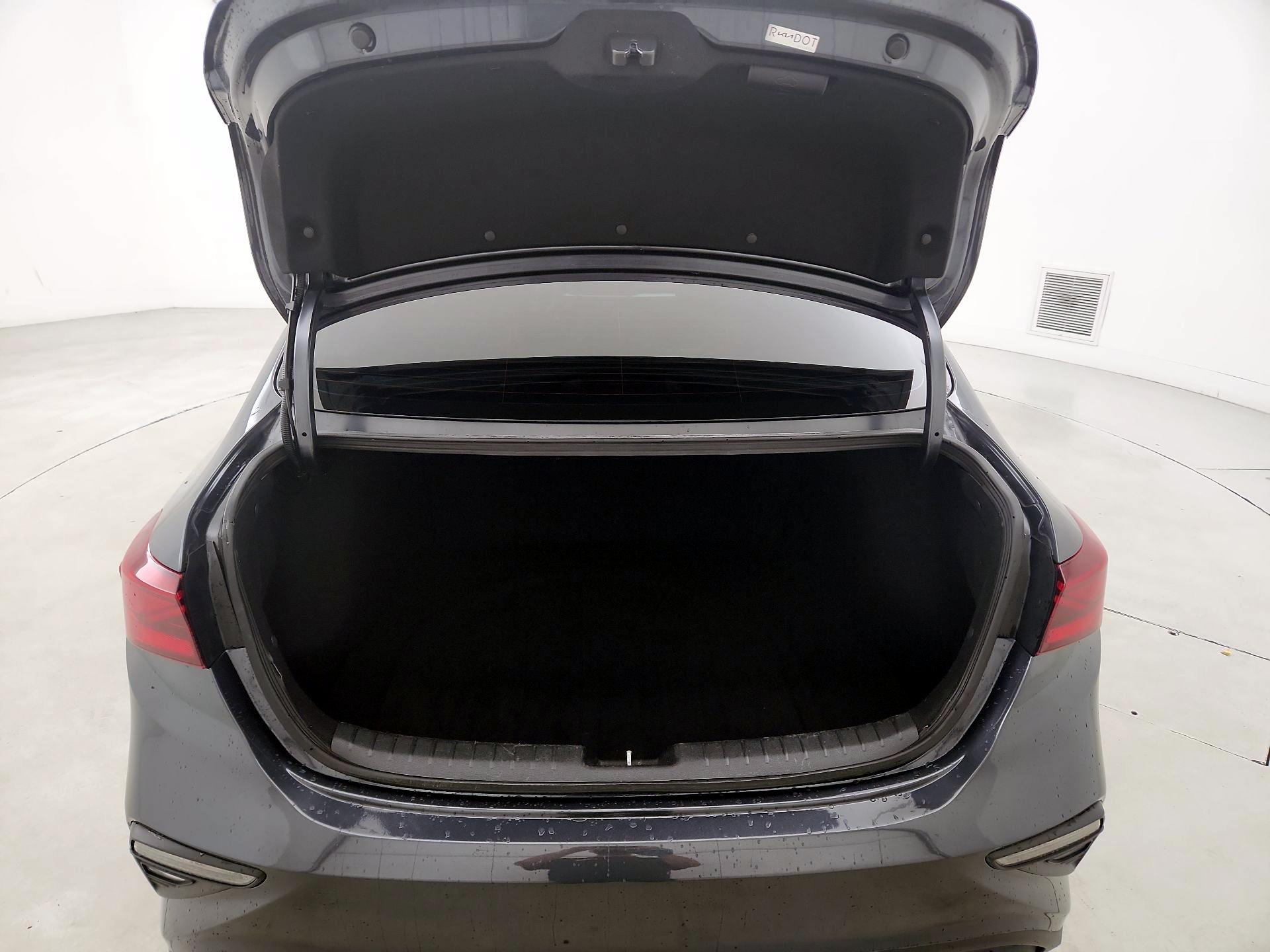 Thumbnail: 2021 Kia Forte - 20