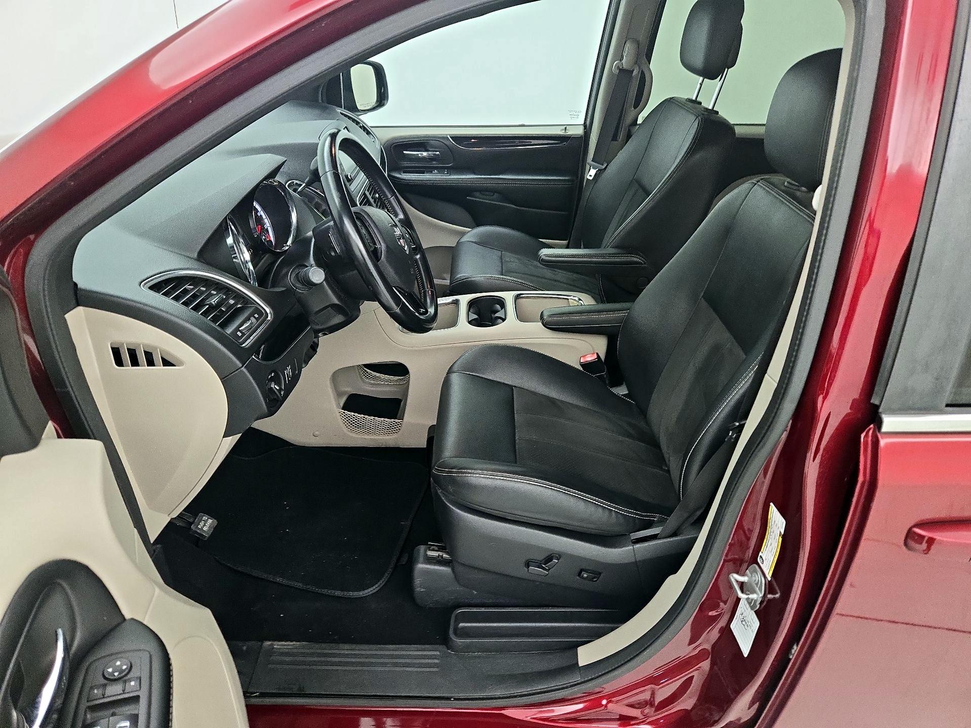 Thumbnail: 2020 Dodge Grand Caravan - 11
