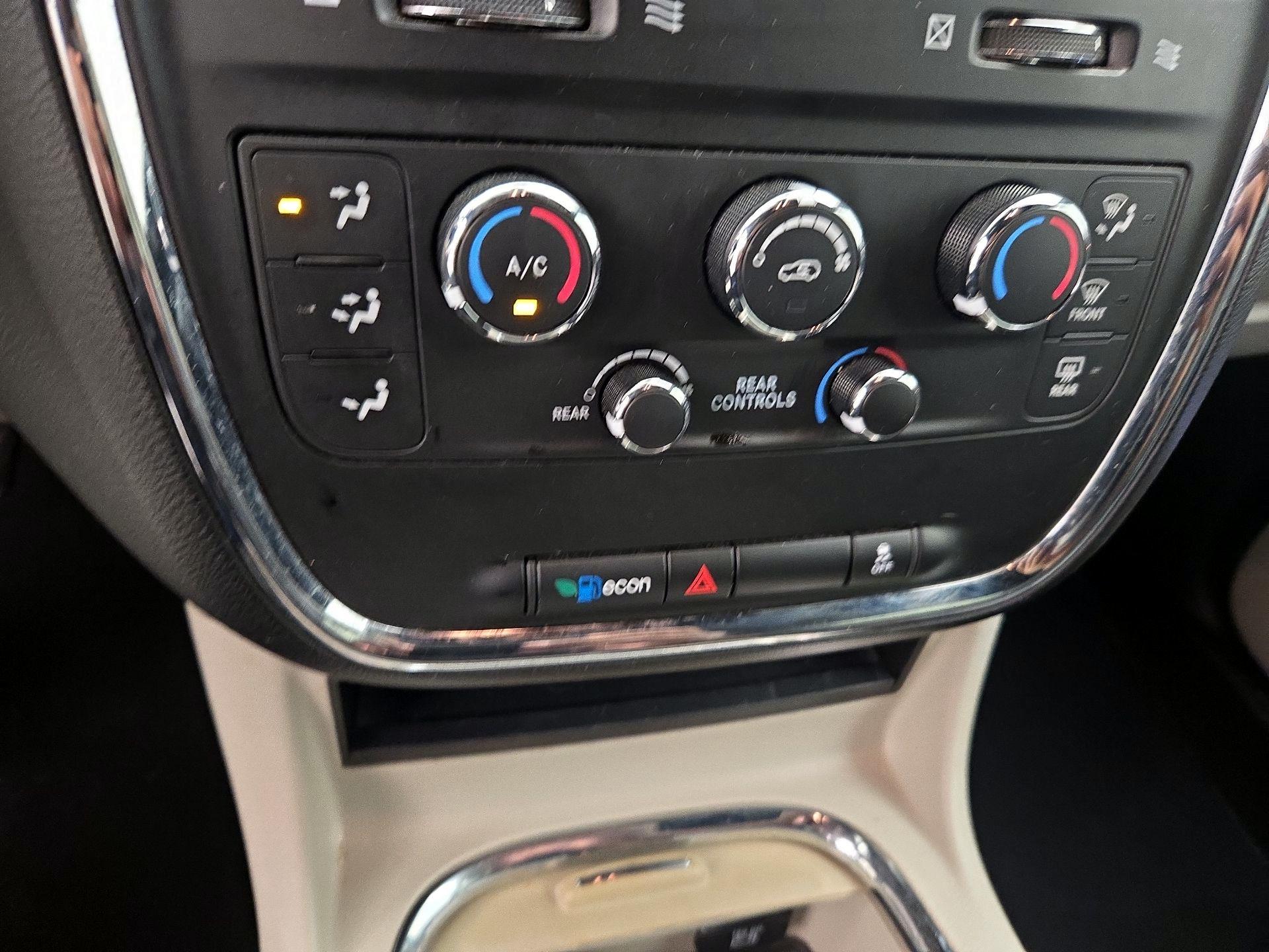 Thumbnail: 2020 Dodge Grand Caravan - 16