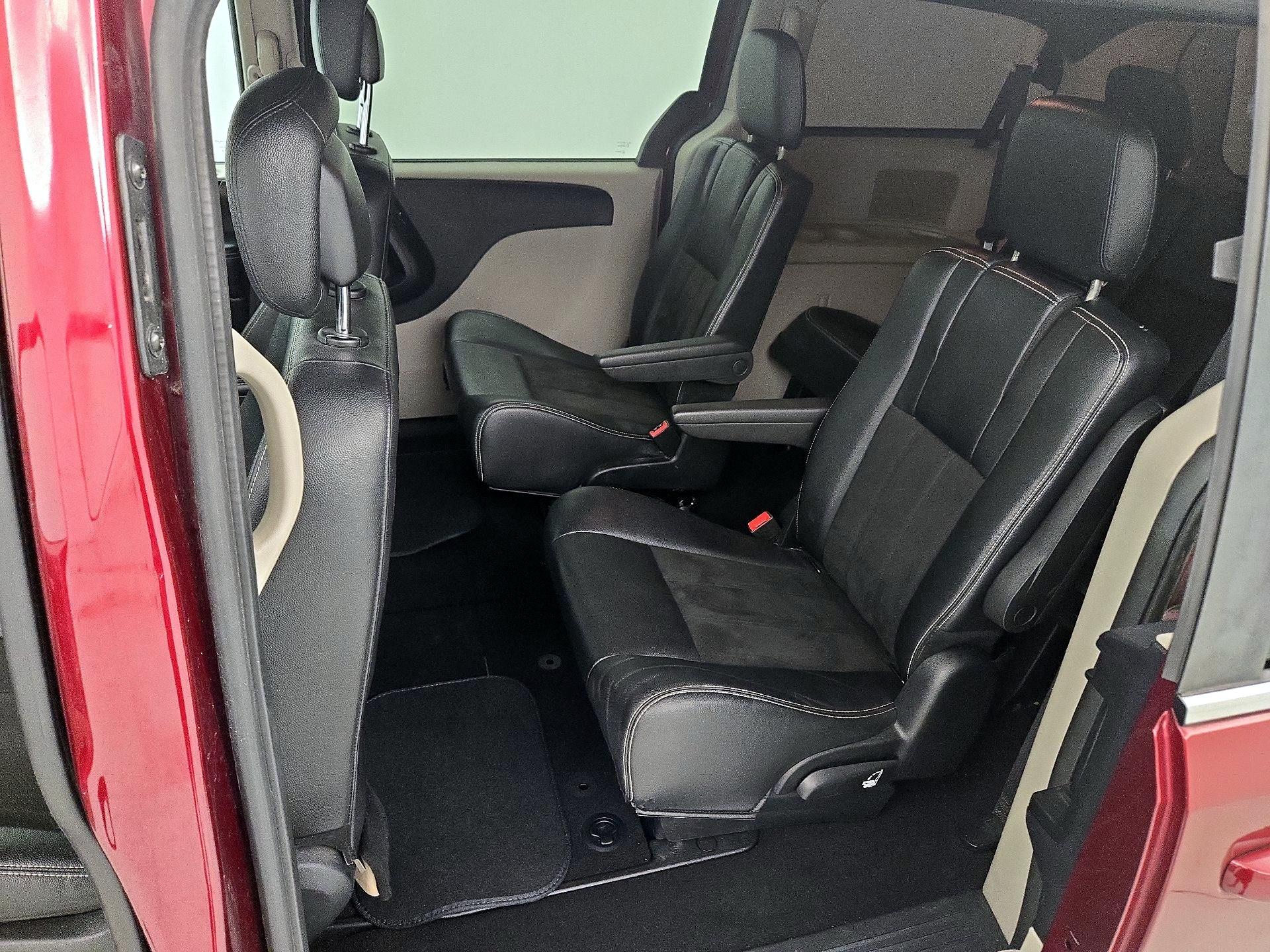 Thumbnail: 2020 Dodge Grand Caravan - 19