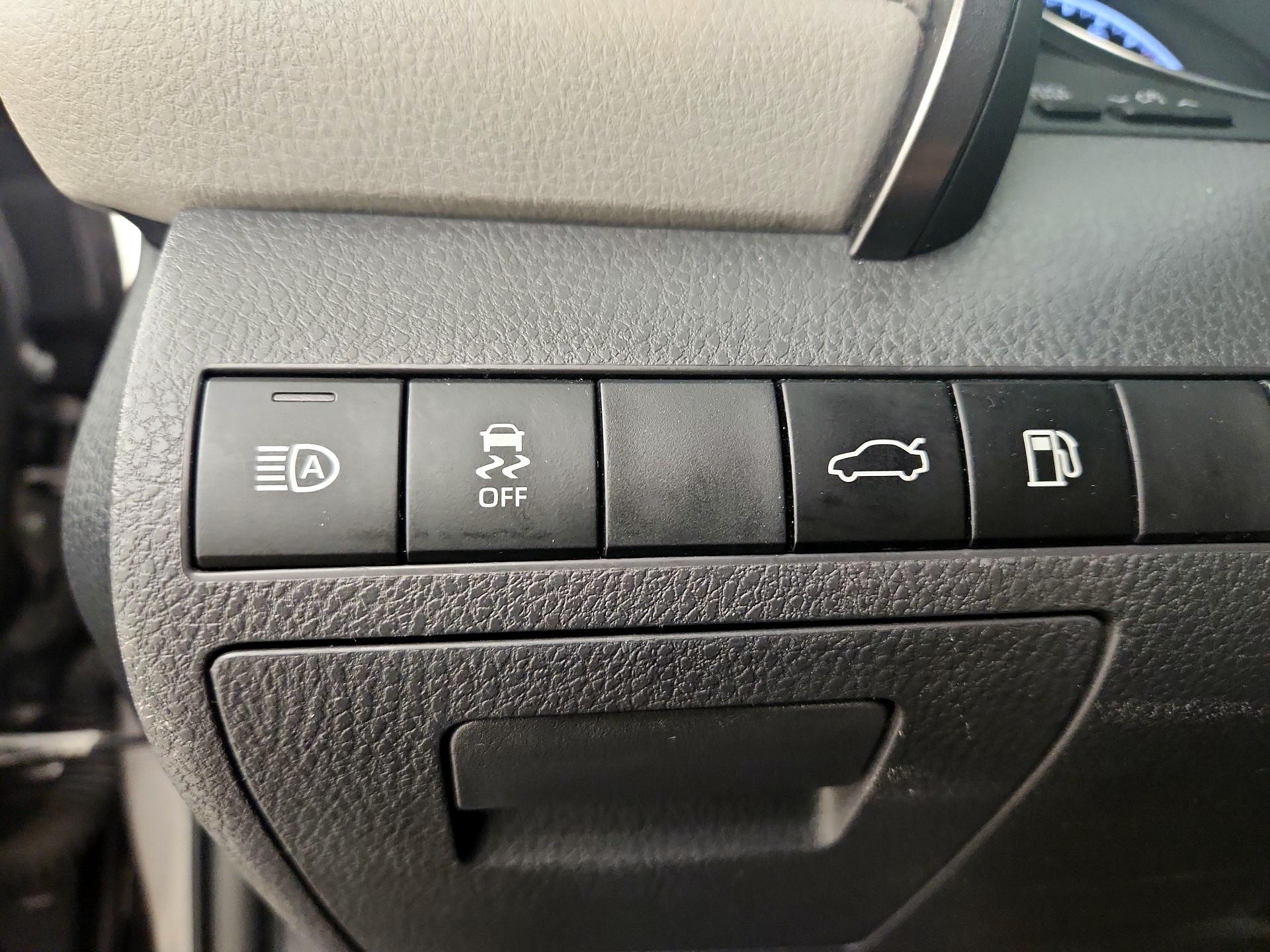 Thumbnail: 2018 Toyota Camry - 13