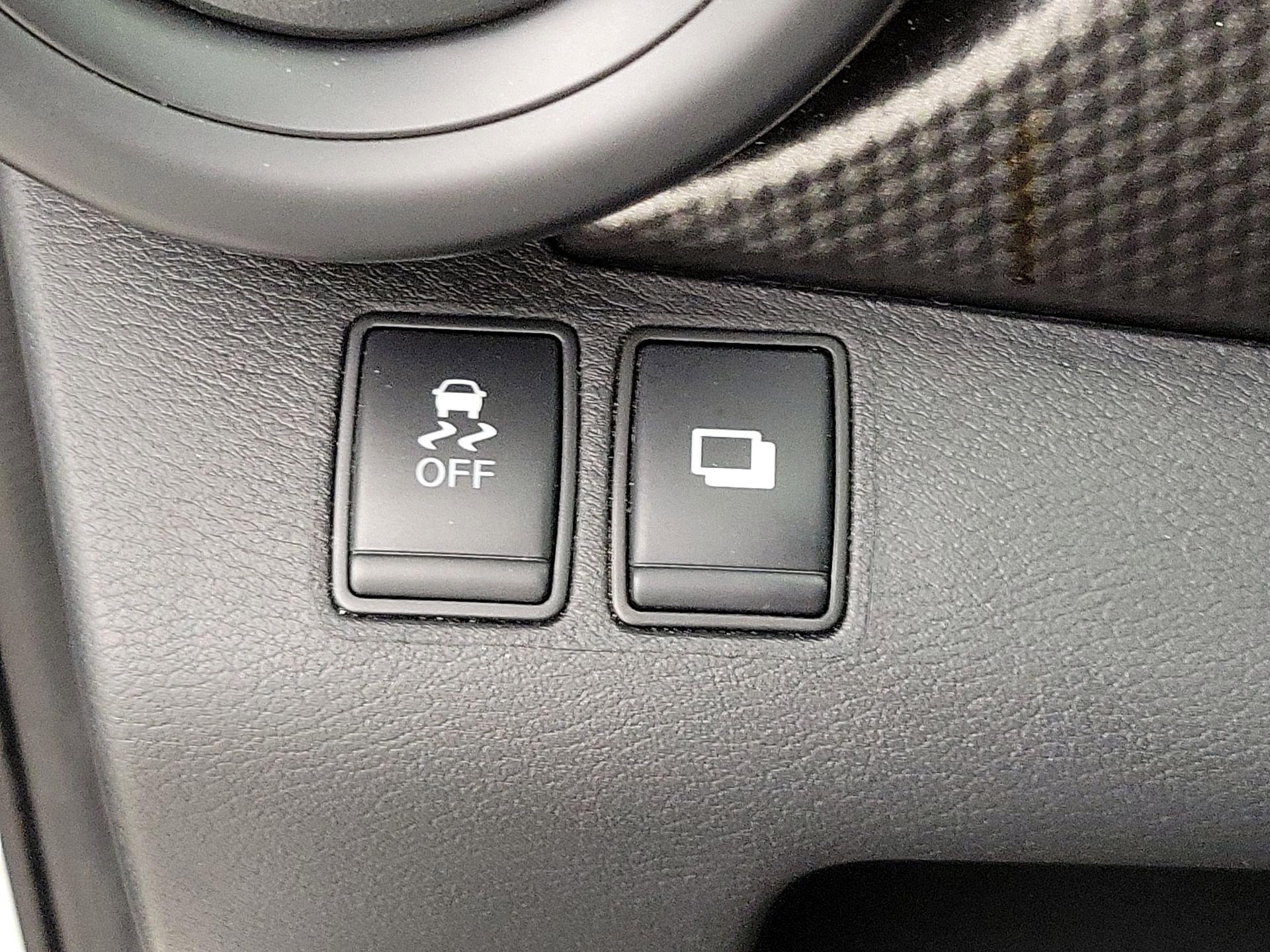 Thumbnail: 2019 Nissan Kicks - 13