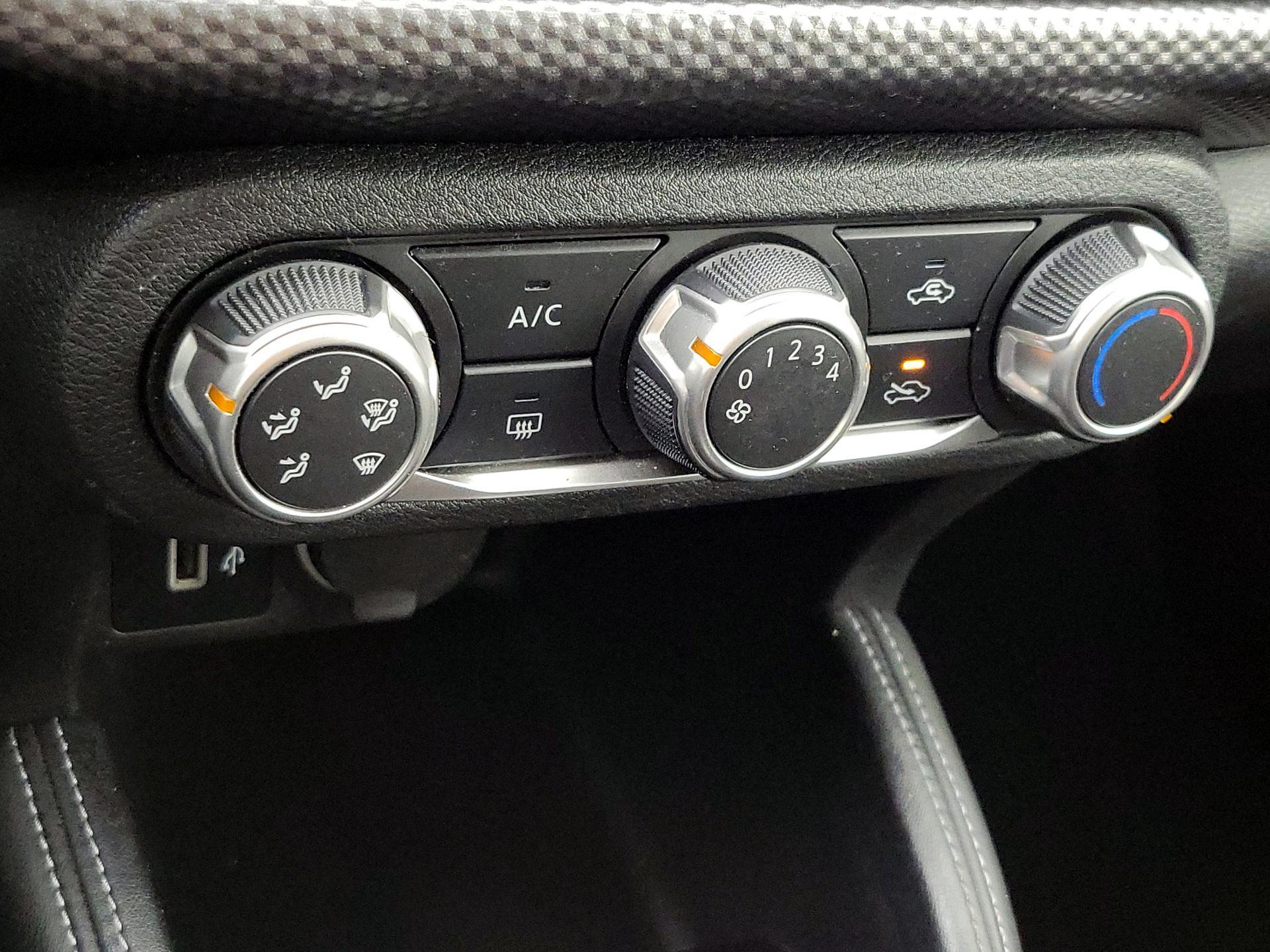 Thumbnail: 2019 Nissan Kicks - 16