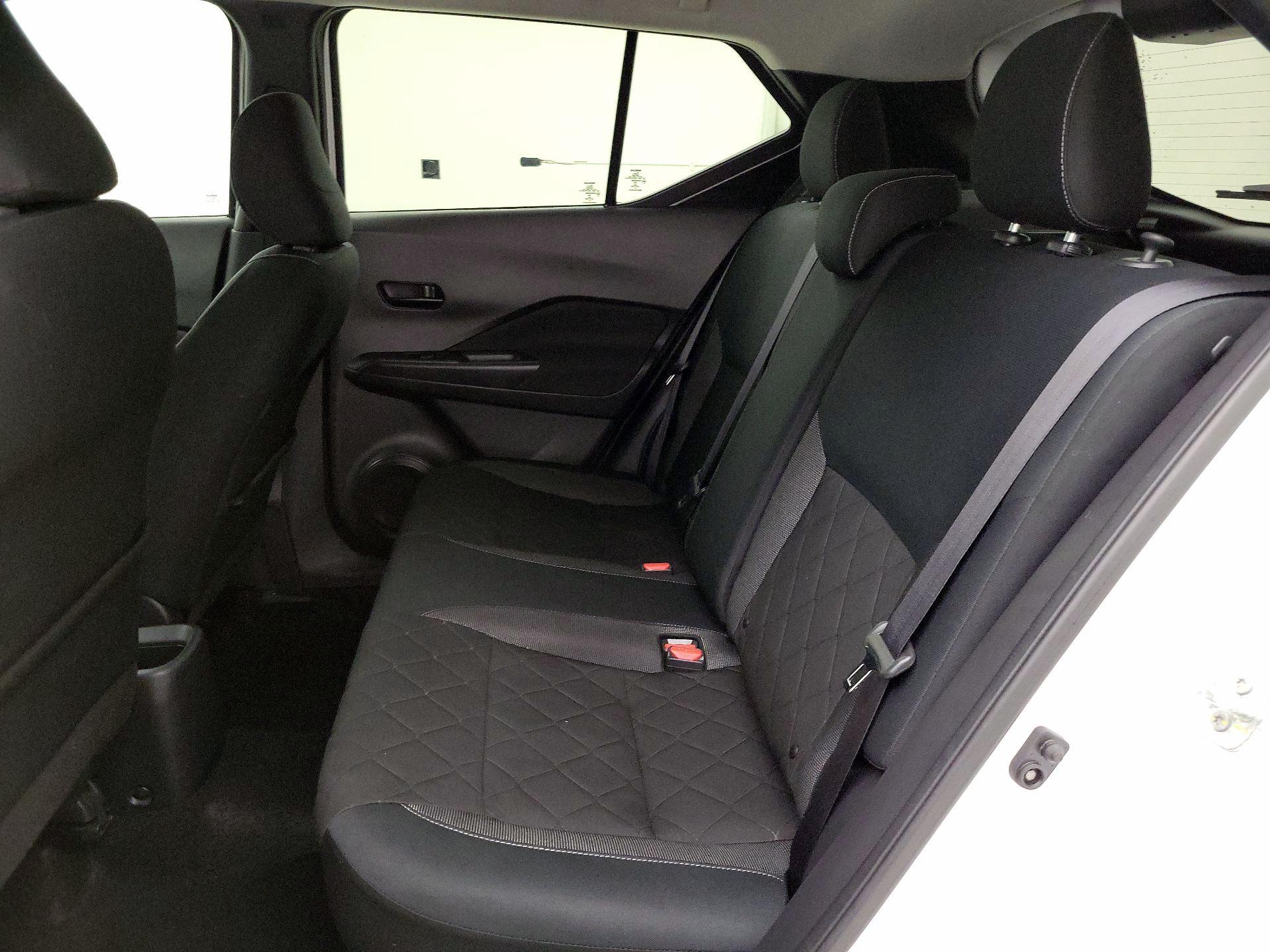 Thumbnail: 2019 Nissan Kicks - 19