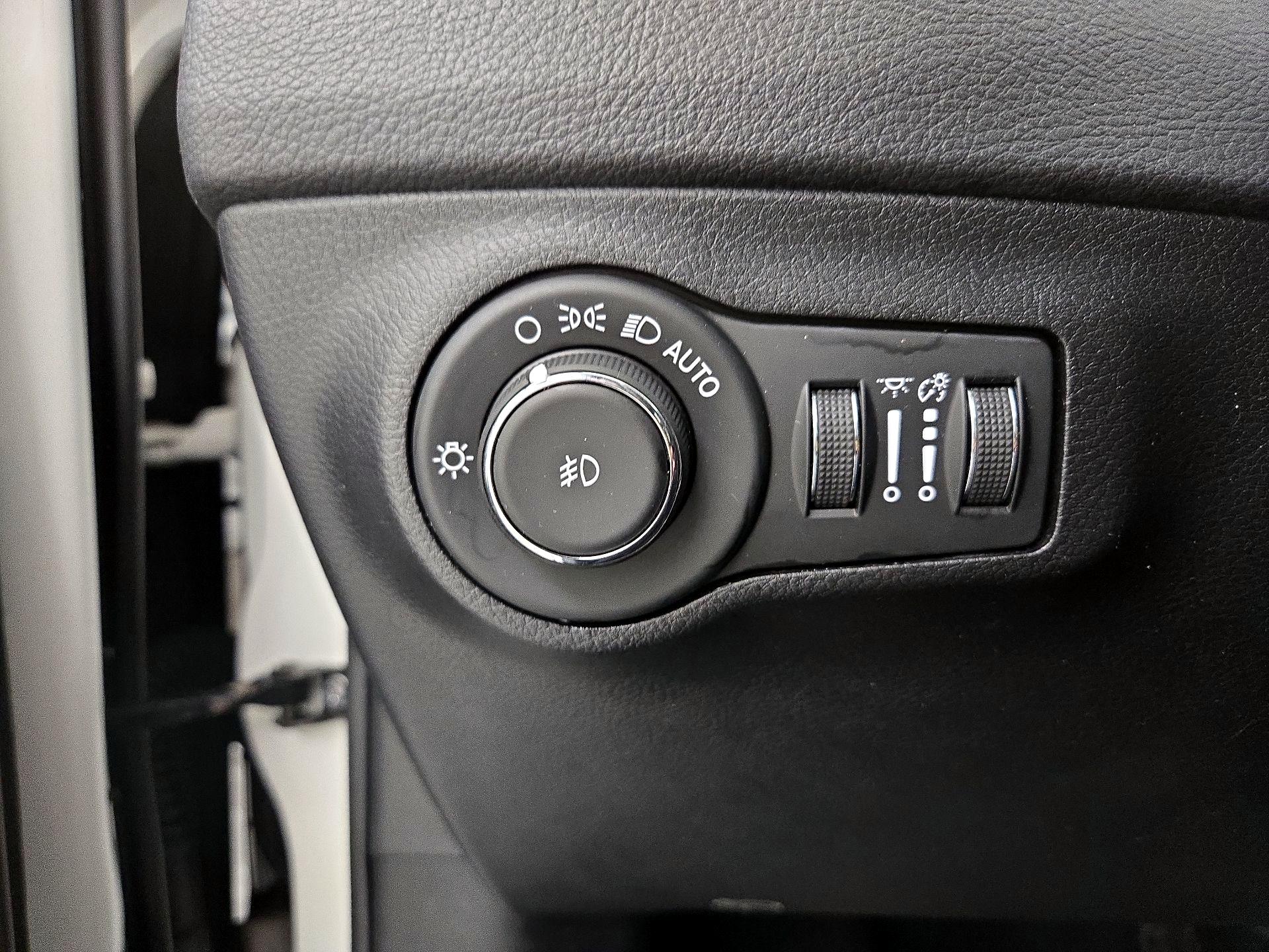 Thumbnail: 2019 Jeep Compass - 13