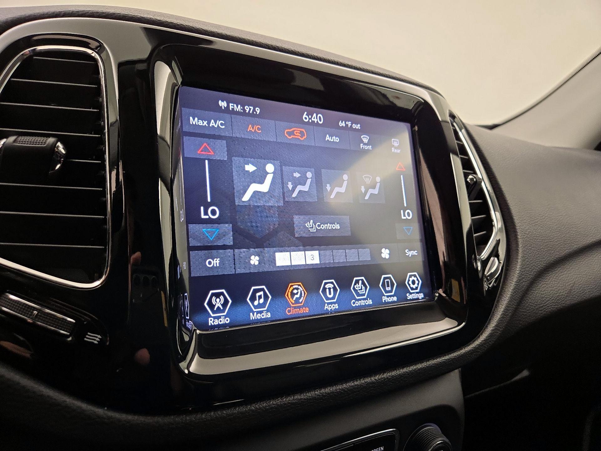 Thumbnail: 2019 Jeep Compass - 16