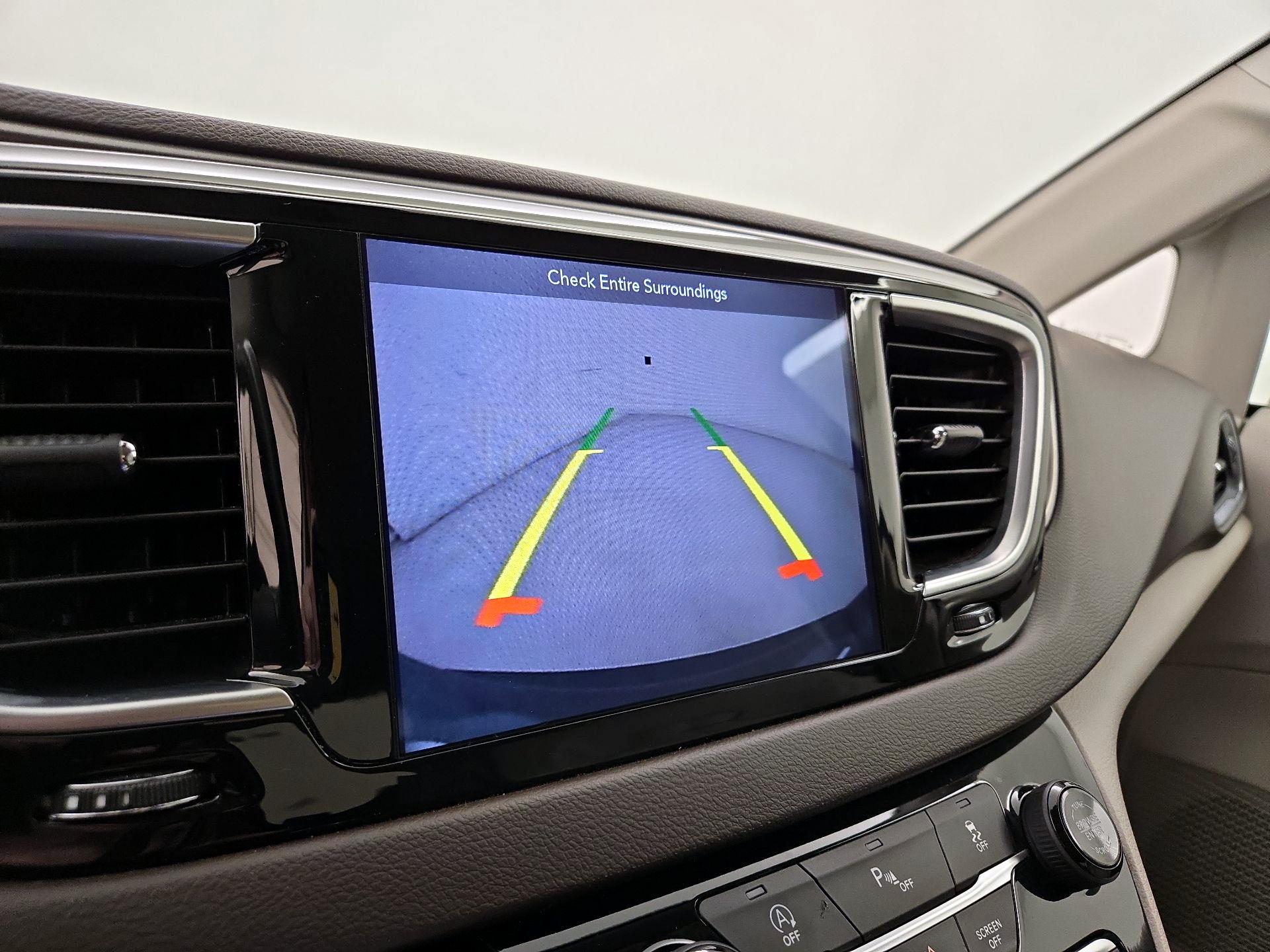 Thumbnail: 2018 Chrysler Pacifica - 15