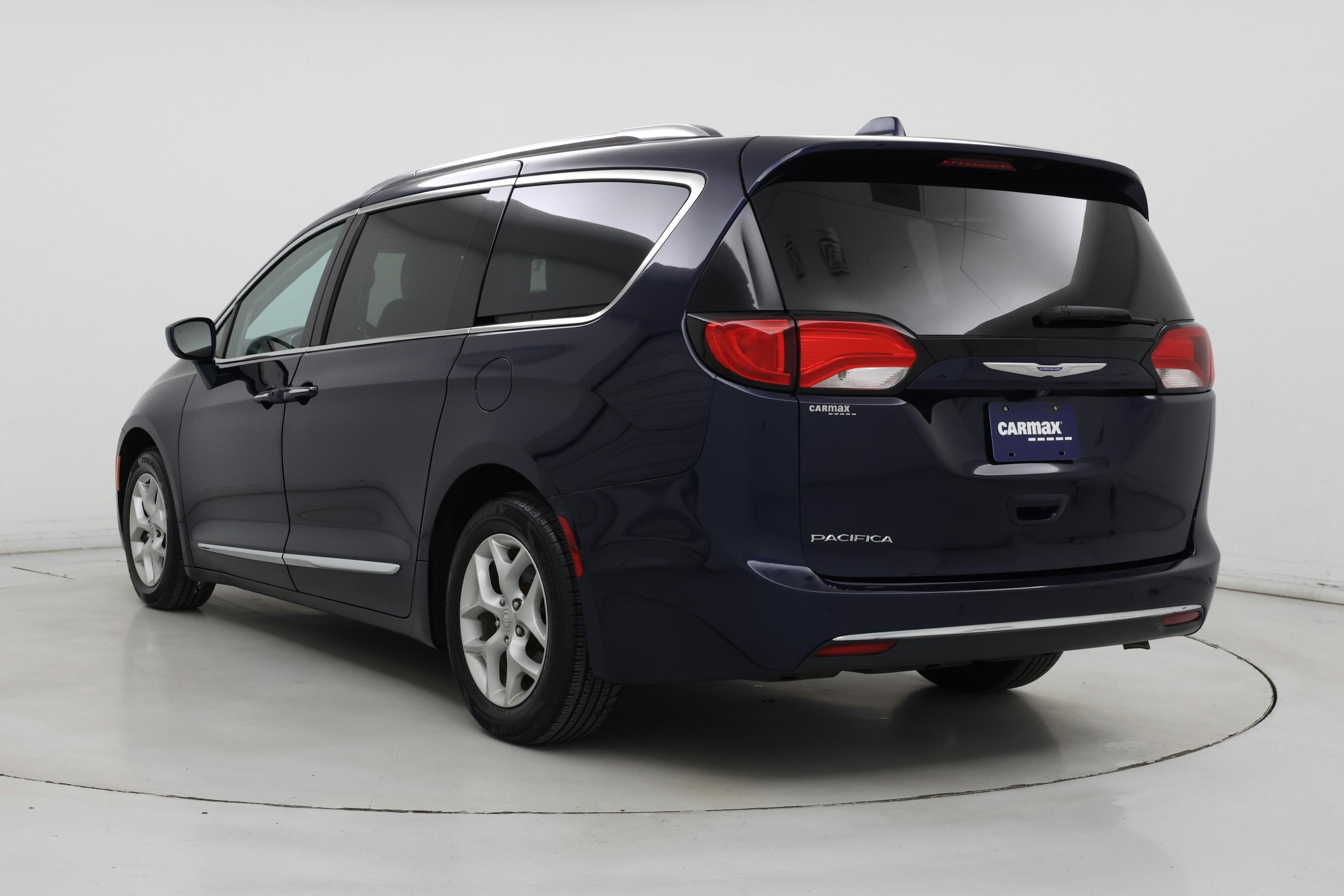 Thumbnail: 2018 Chrysler Pacifica - 2