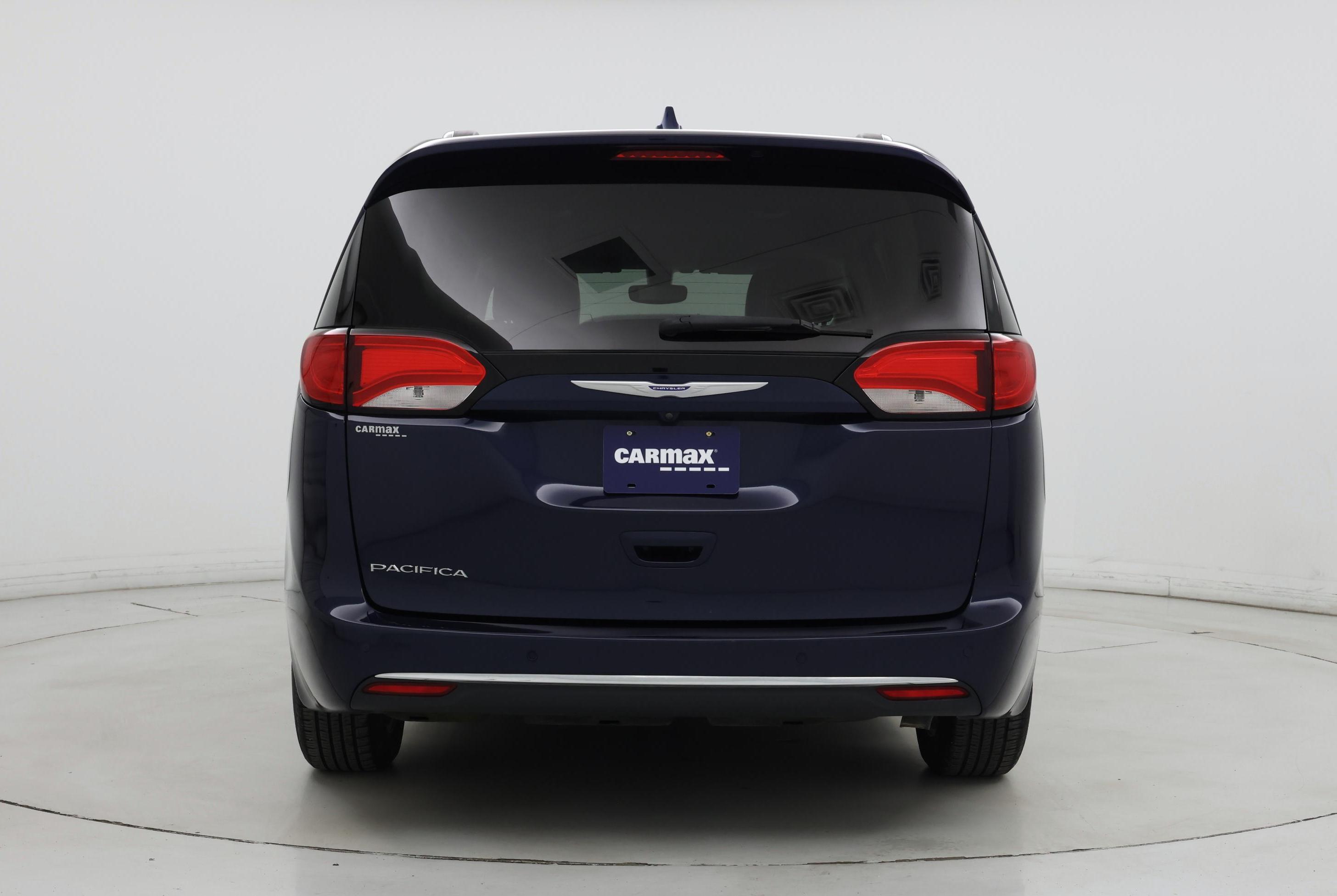Thumbnail: 2018 Chrysler Pacifica - 6