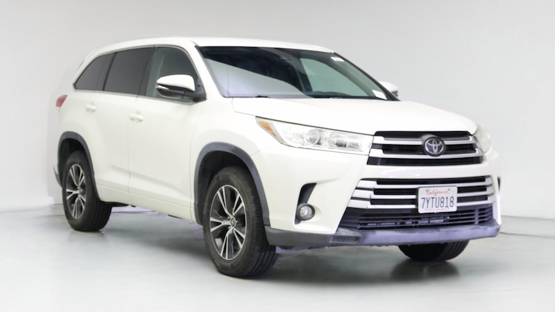 2017 Toyota Highlander Plus Hero Image