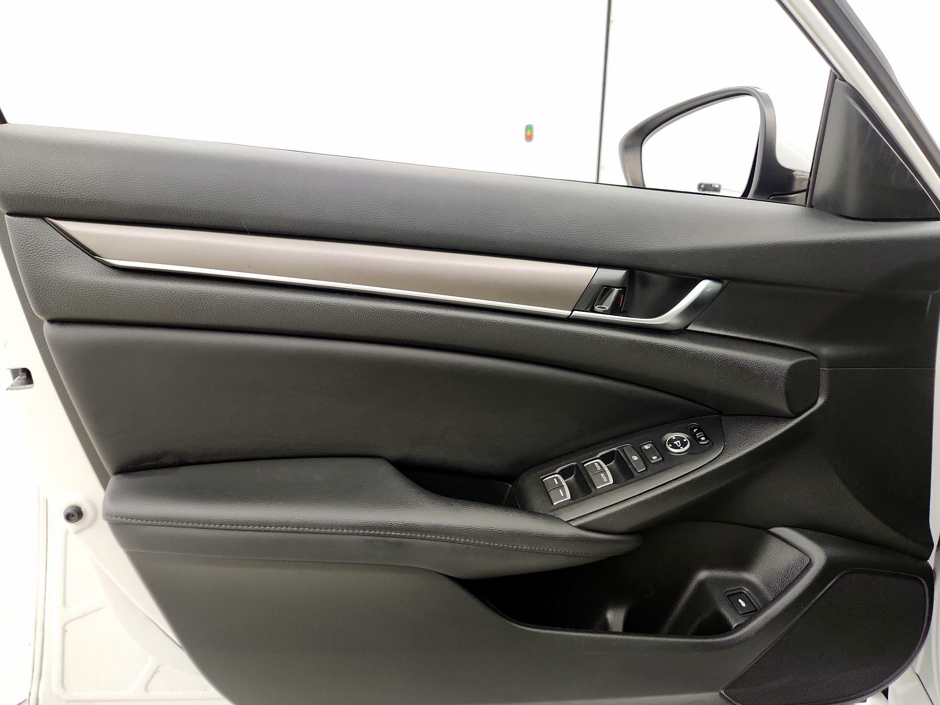 Thumbnail: 2018 Honda Accord - 12