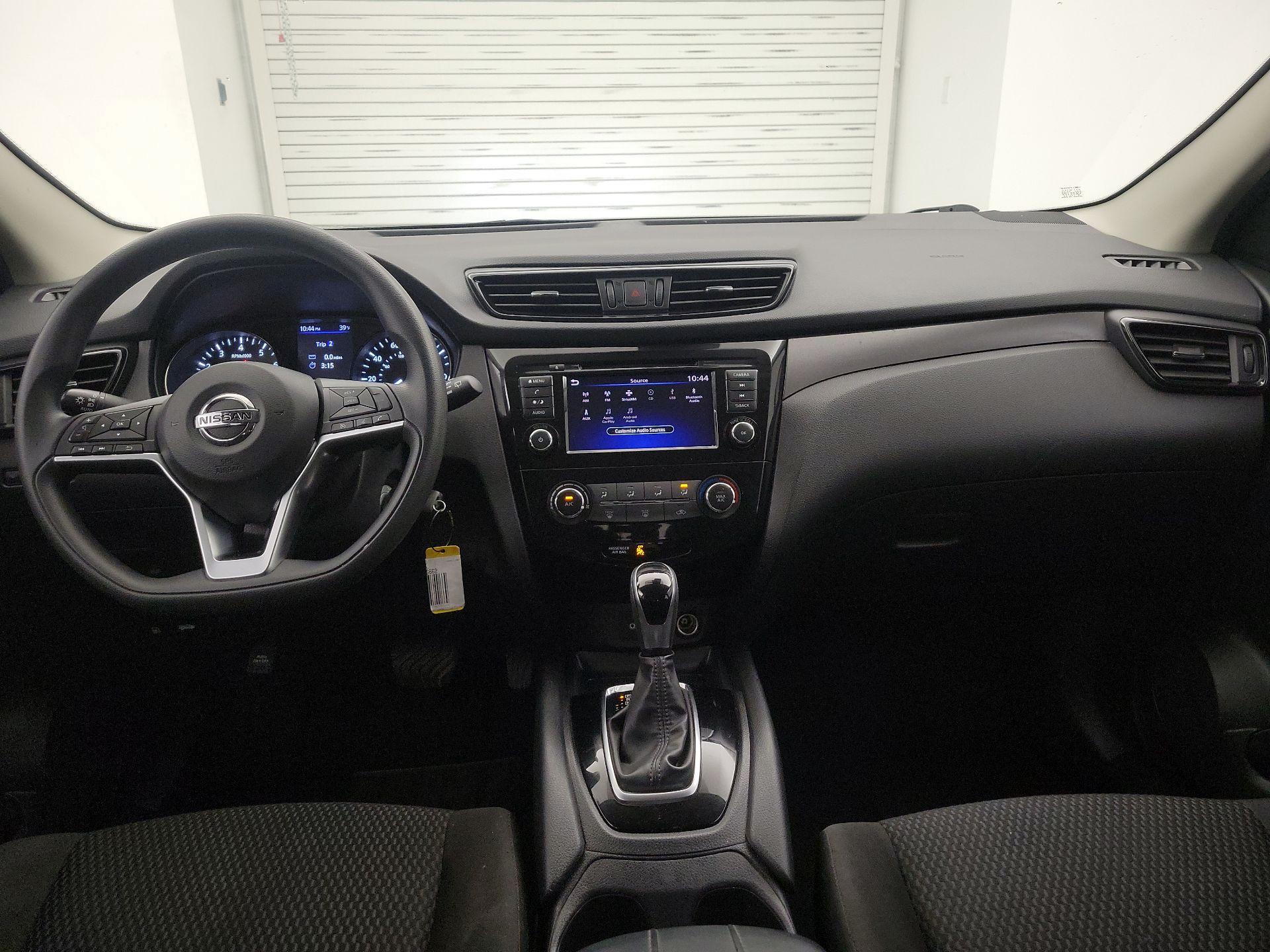 Thumbnail: 2020 Nissan Rogue Sport - 9