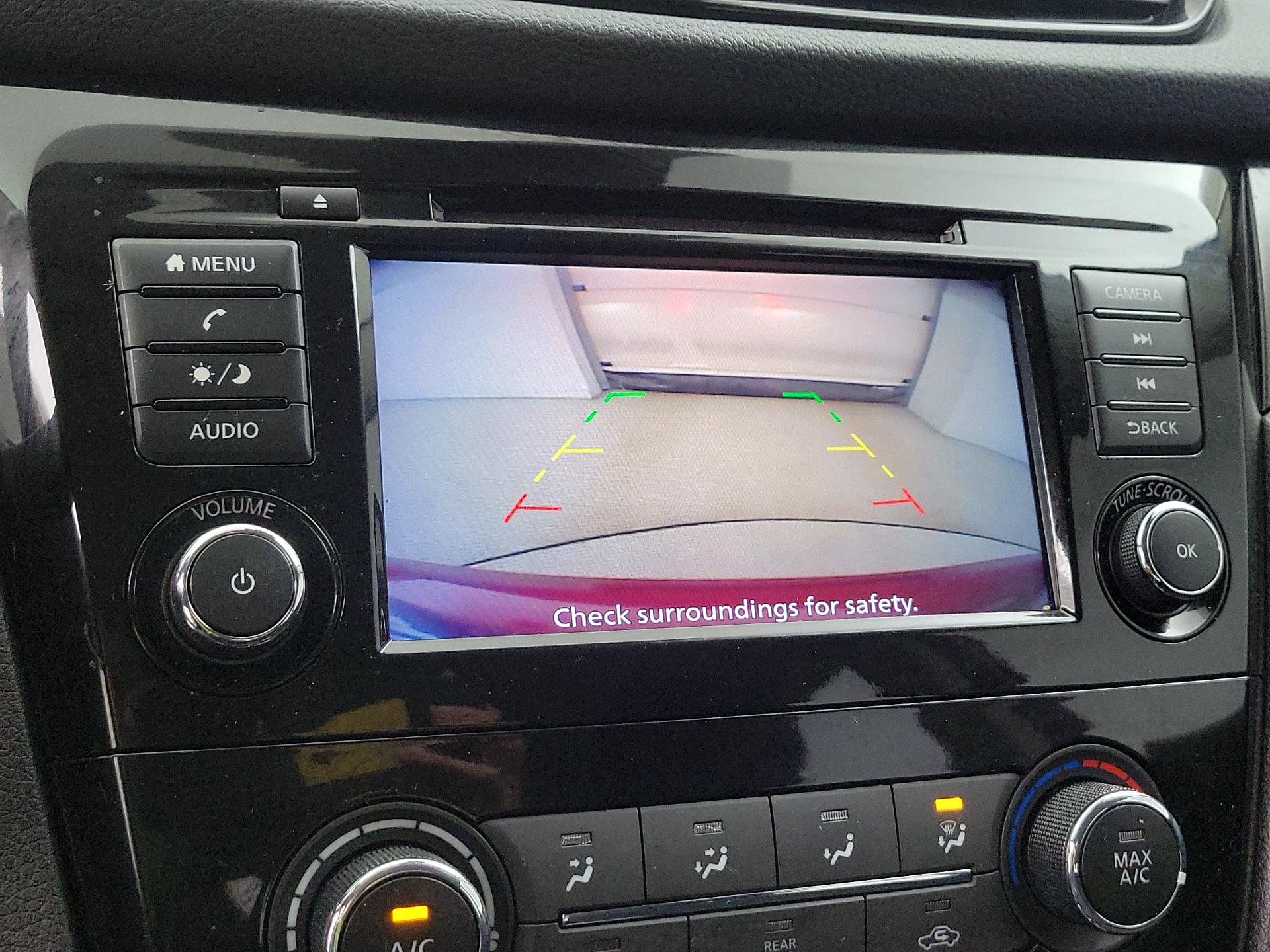 Thumbnail: 2020 Nissan Rogue Sport - 14