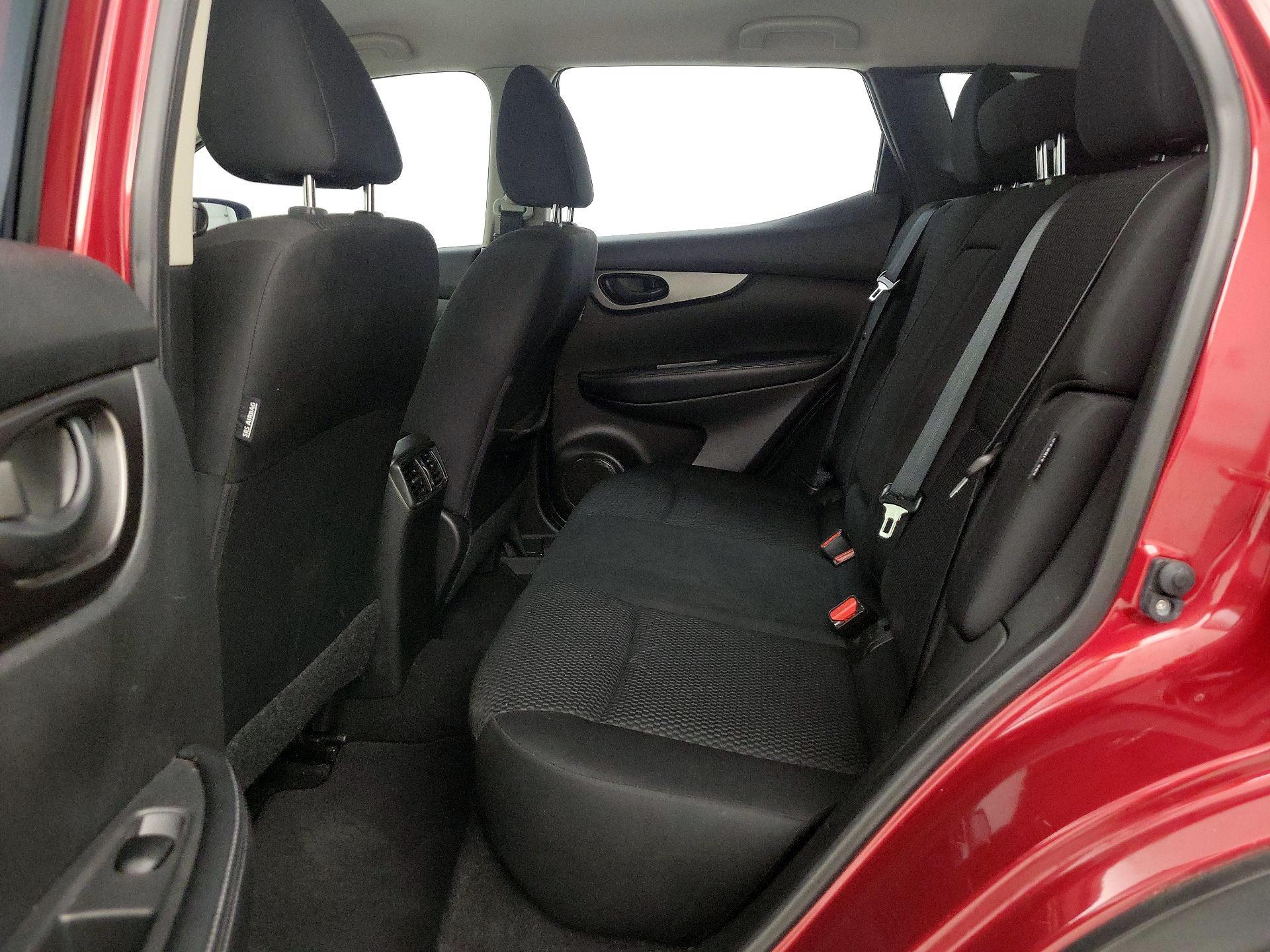 Thumbnail: 2020 Nissan Rogue Sport - 19