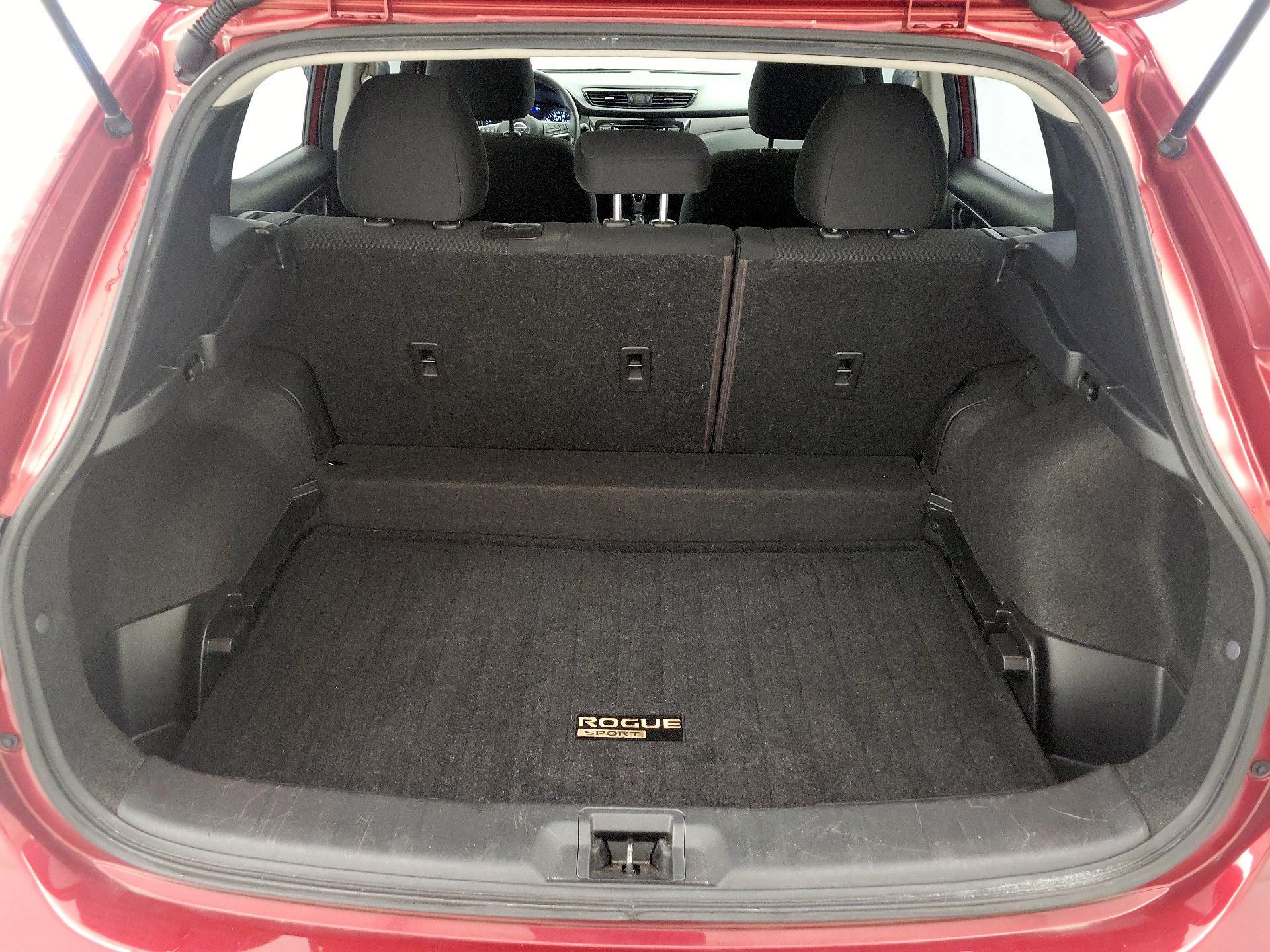 Thumbnail: 2020 Nissan Rogue Sport - 20