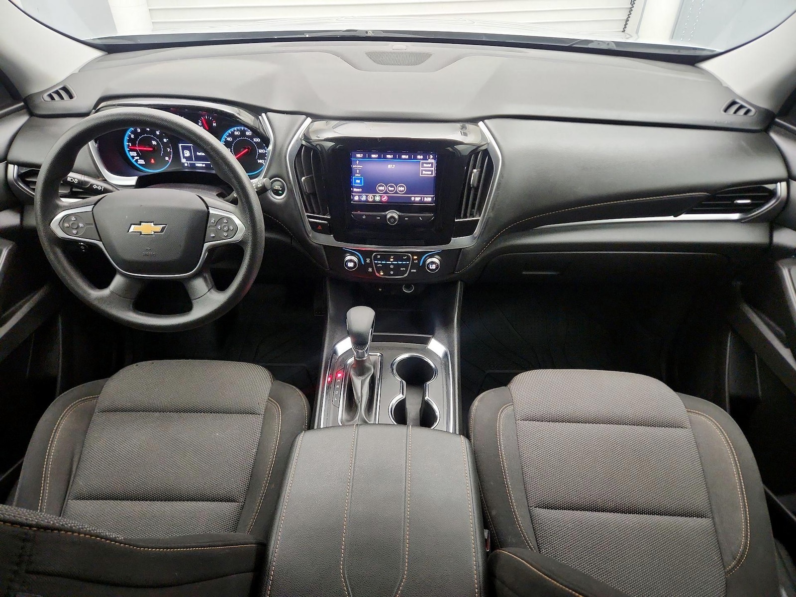 2021 Chevrolet Traverse LS - Photo 10