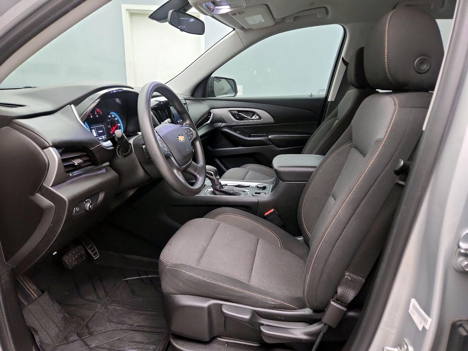 2021 Chevrolet Traverse LS - Photo 12