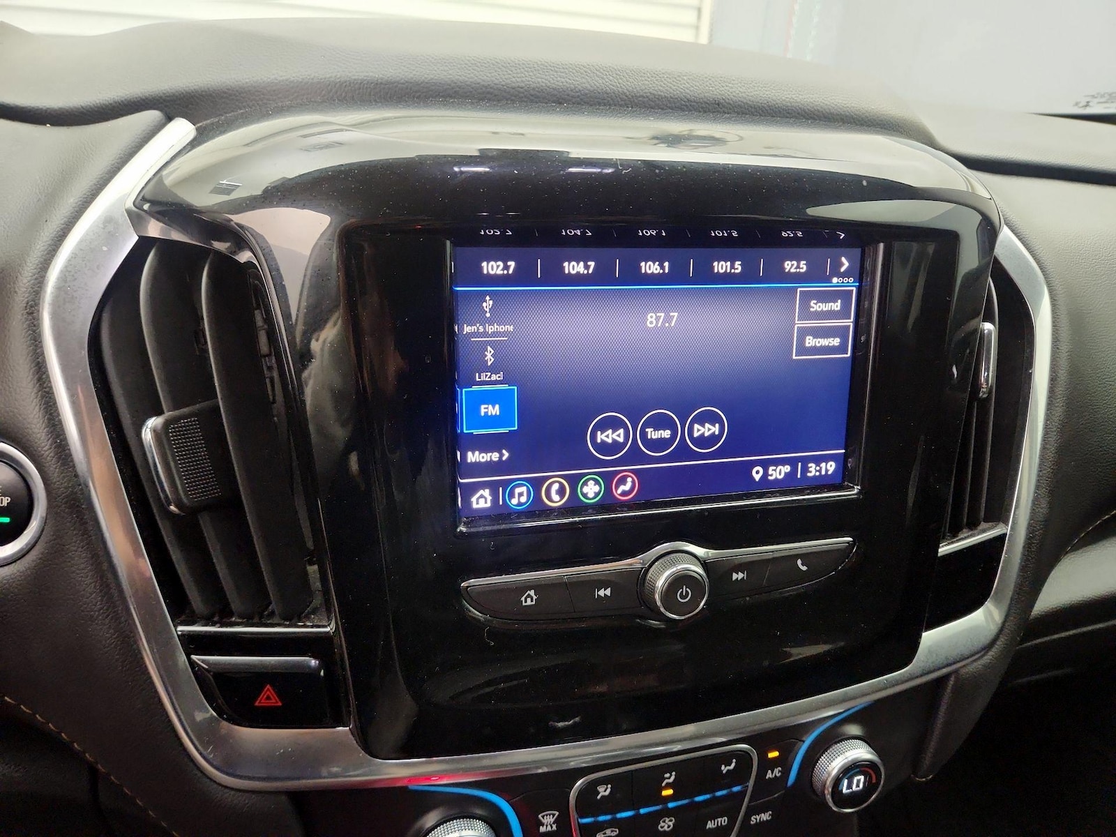 2021 Chevrolet Traverse LS - Photo 16
