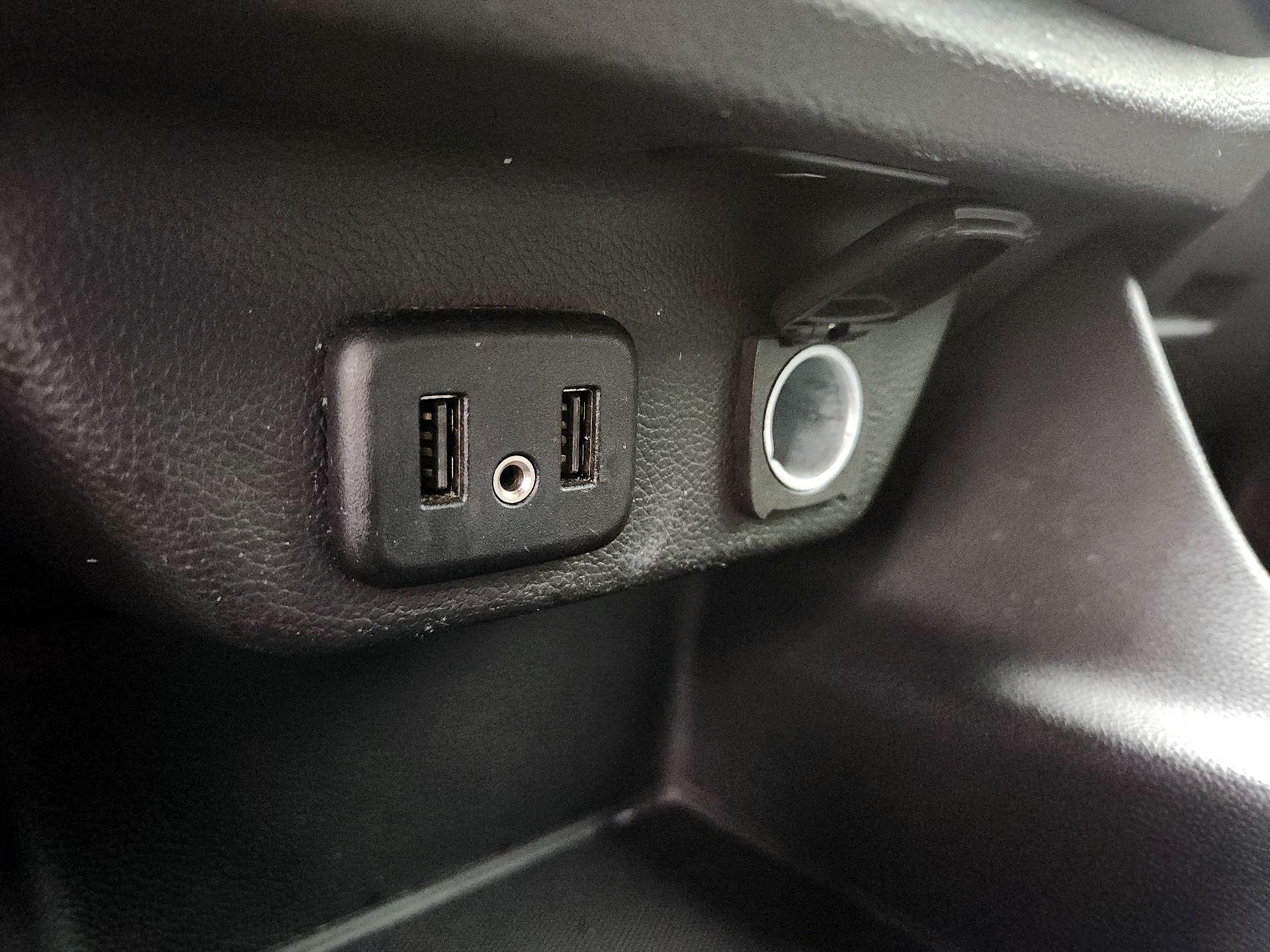 Thumbnail: 2021 Chevrolet Traverse - 18