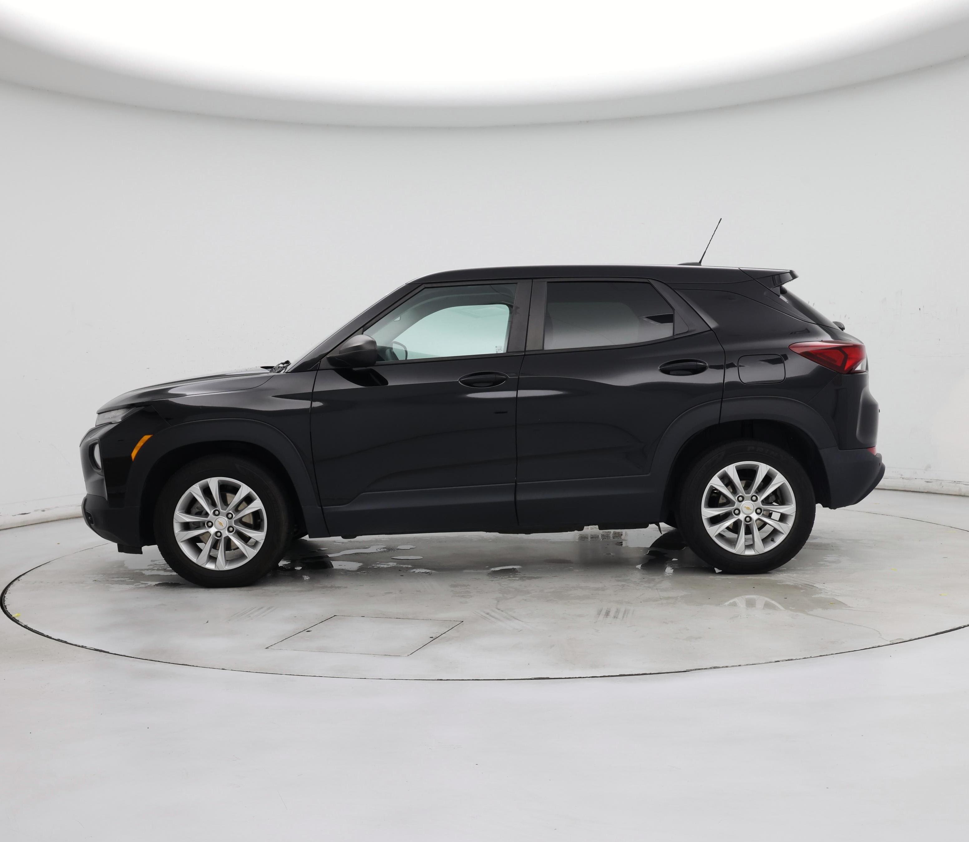 Thumbnail: 2021 Chevrolet TrailBlazer - 3