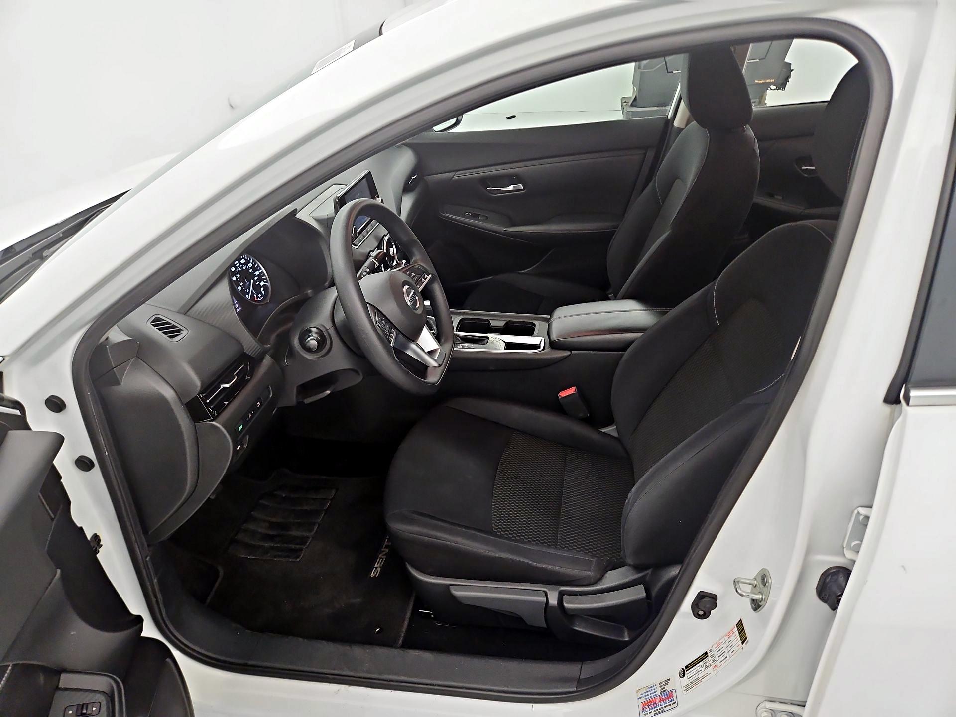 Thumbnail: 2020 Nissan Sentra - 11