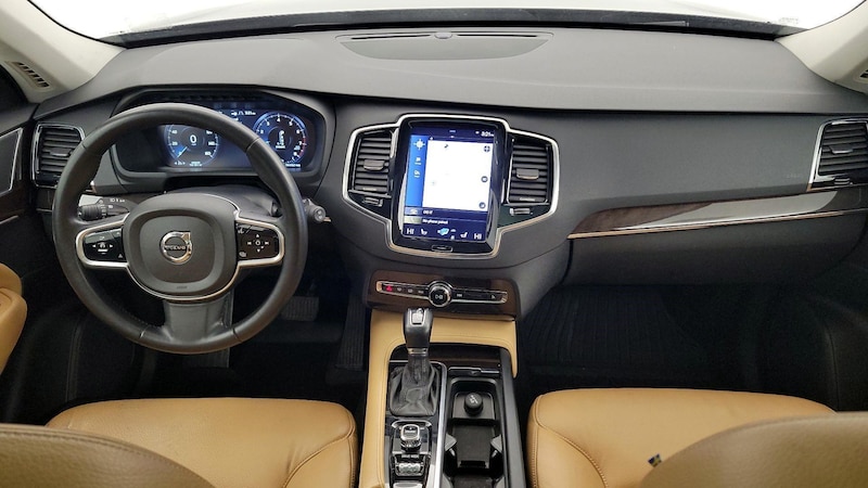 2016 Volvo XC90 T6 Momentum 9