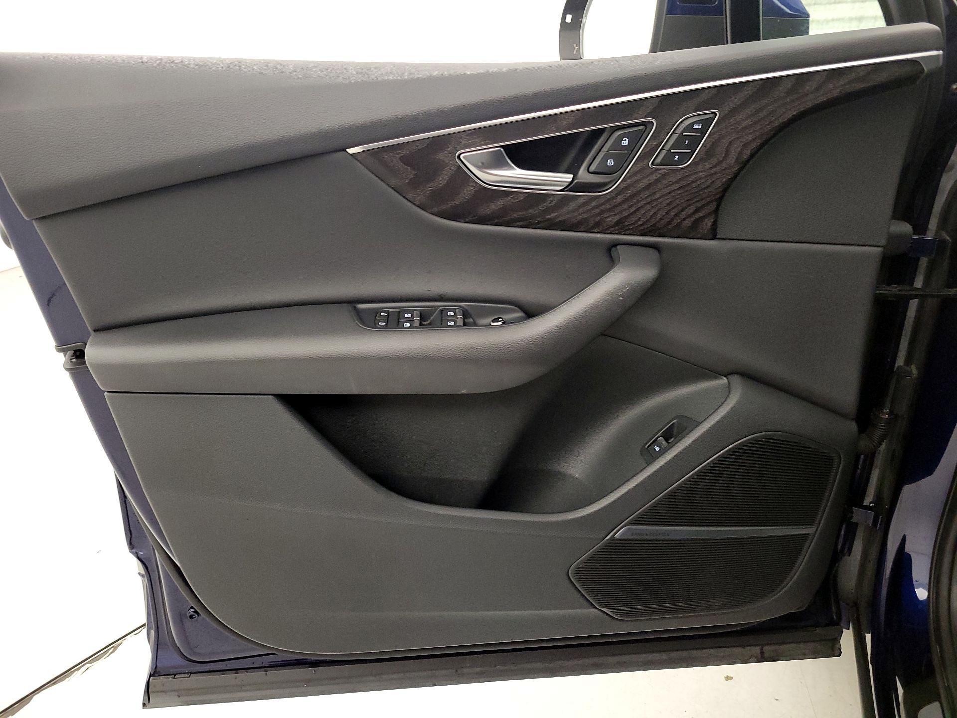 Thumbnail: 2021 Audi Q7 - 12