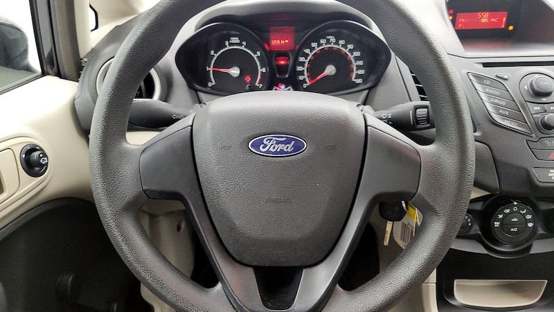 2012 Ford Fiesta S 10