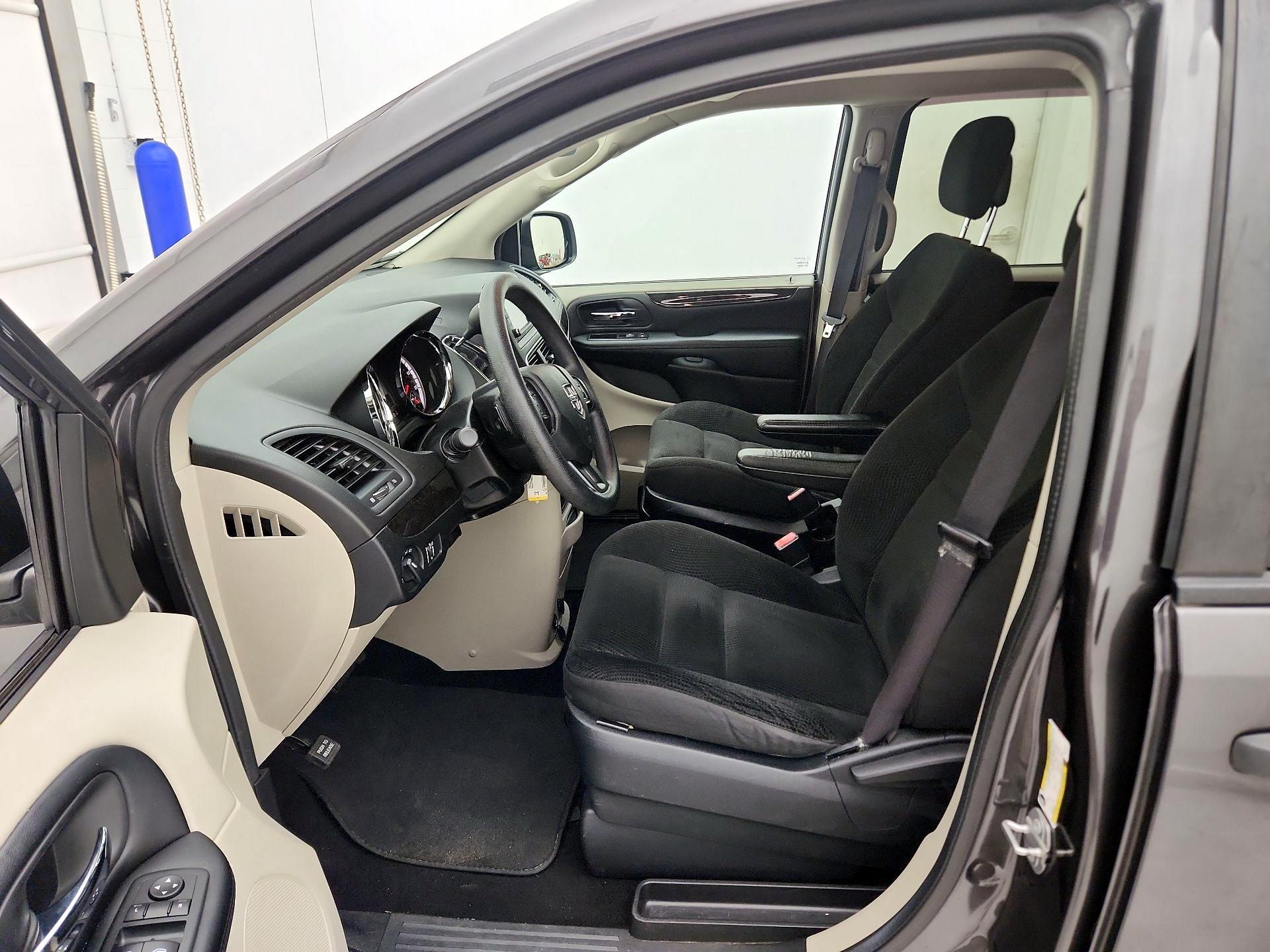 Thumbnail: 2019 Dodge Grand Caravan - 11