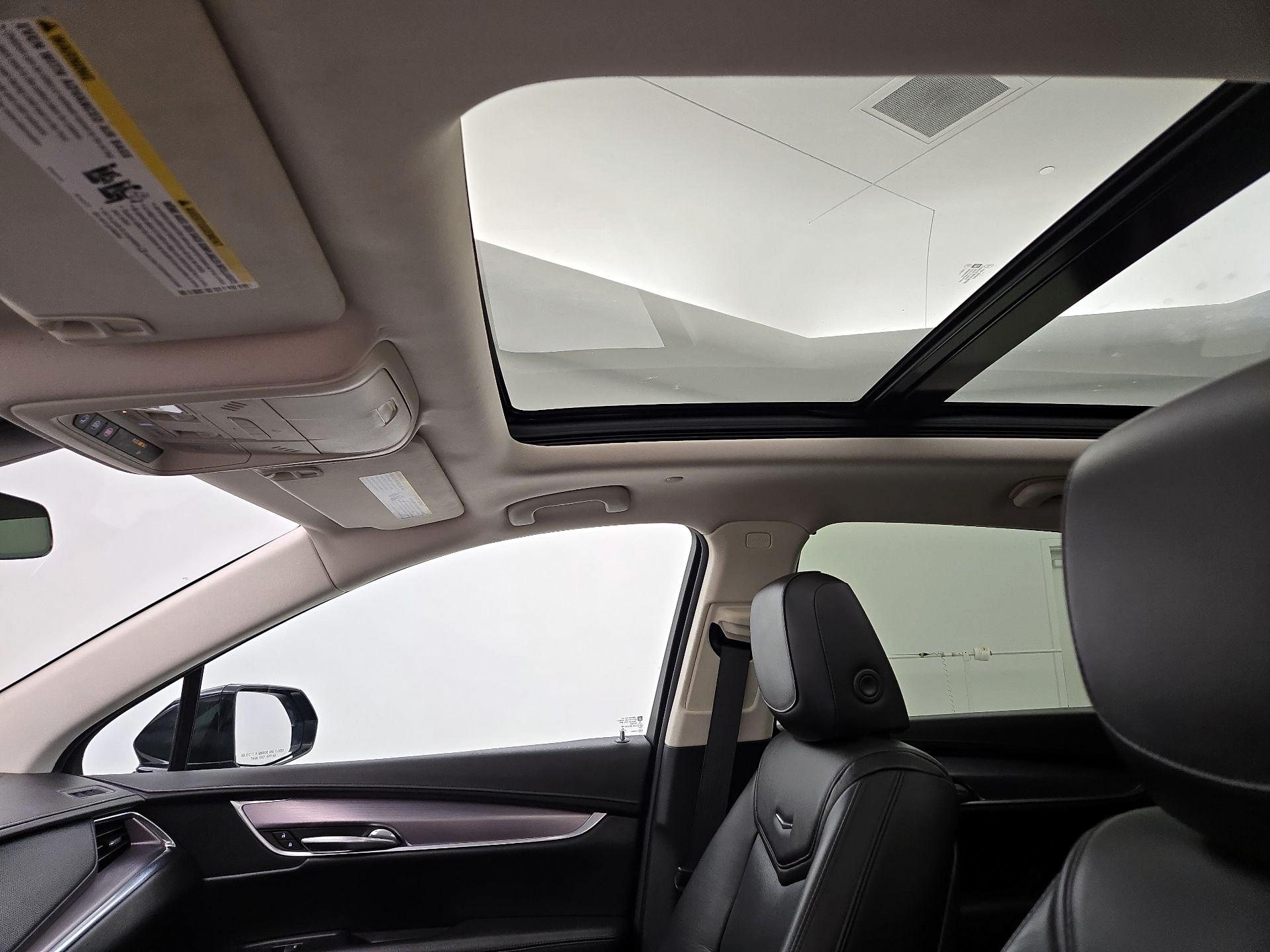 Thumbnail: 2017 Cadillac XT5 - 20