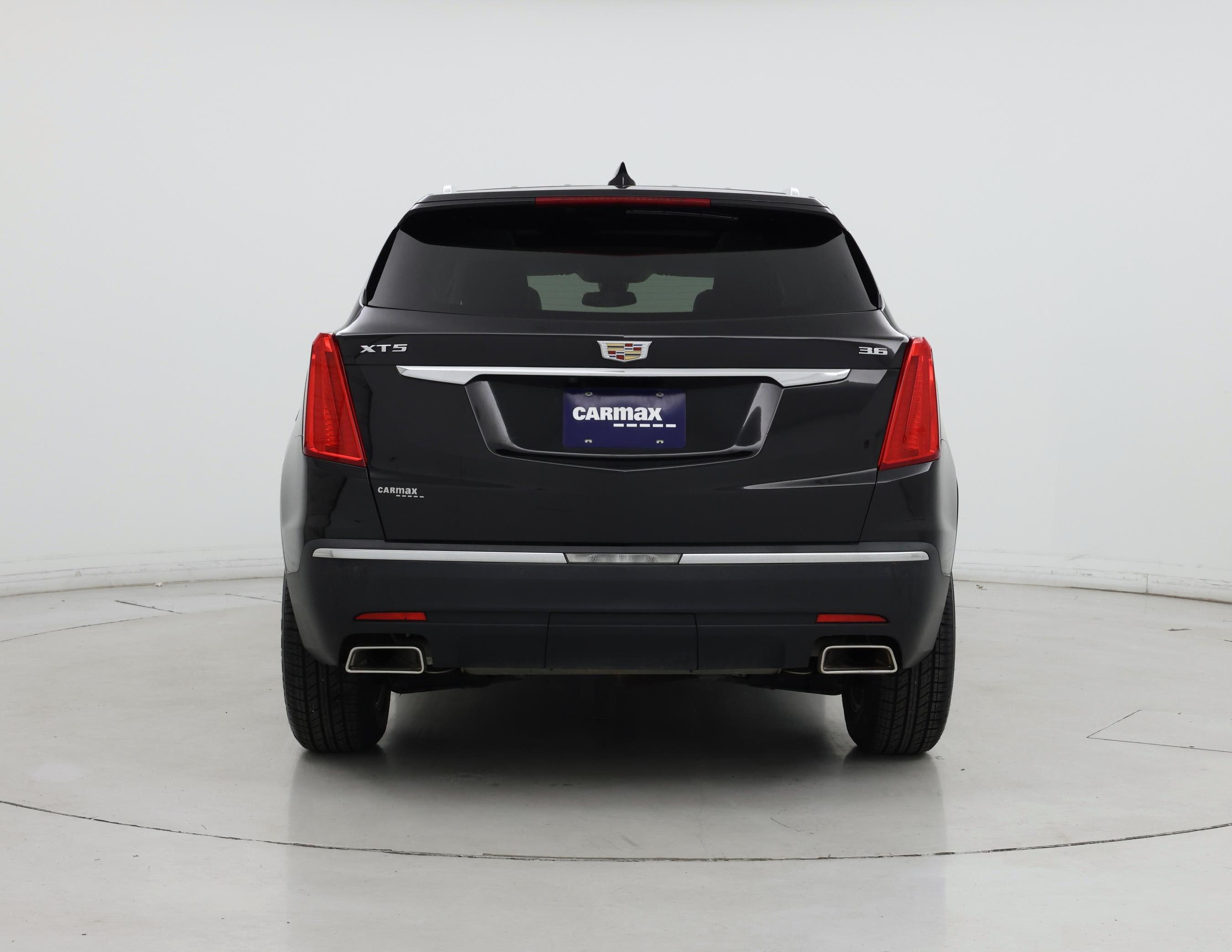 Thumbnail: 2017 Cadillac XT5 - 6