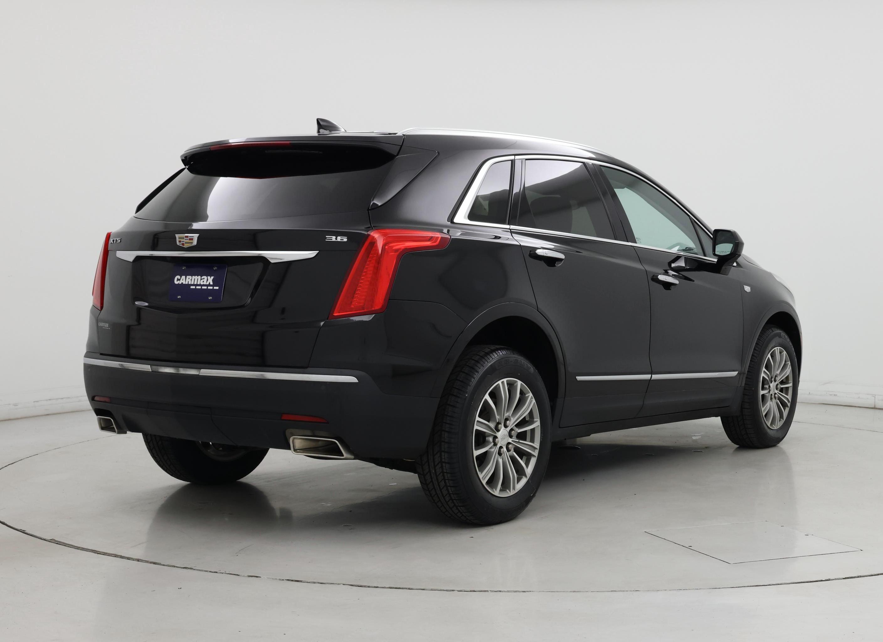 Thumbnail: 2017 Cadillac XT5 - 8