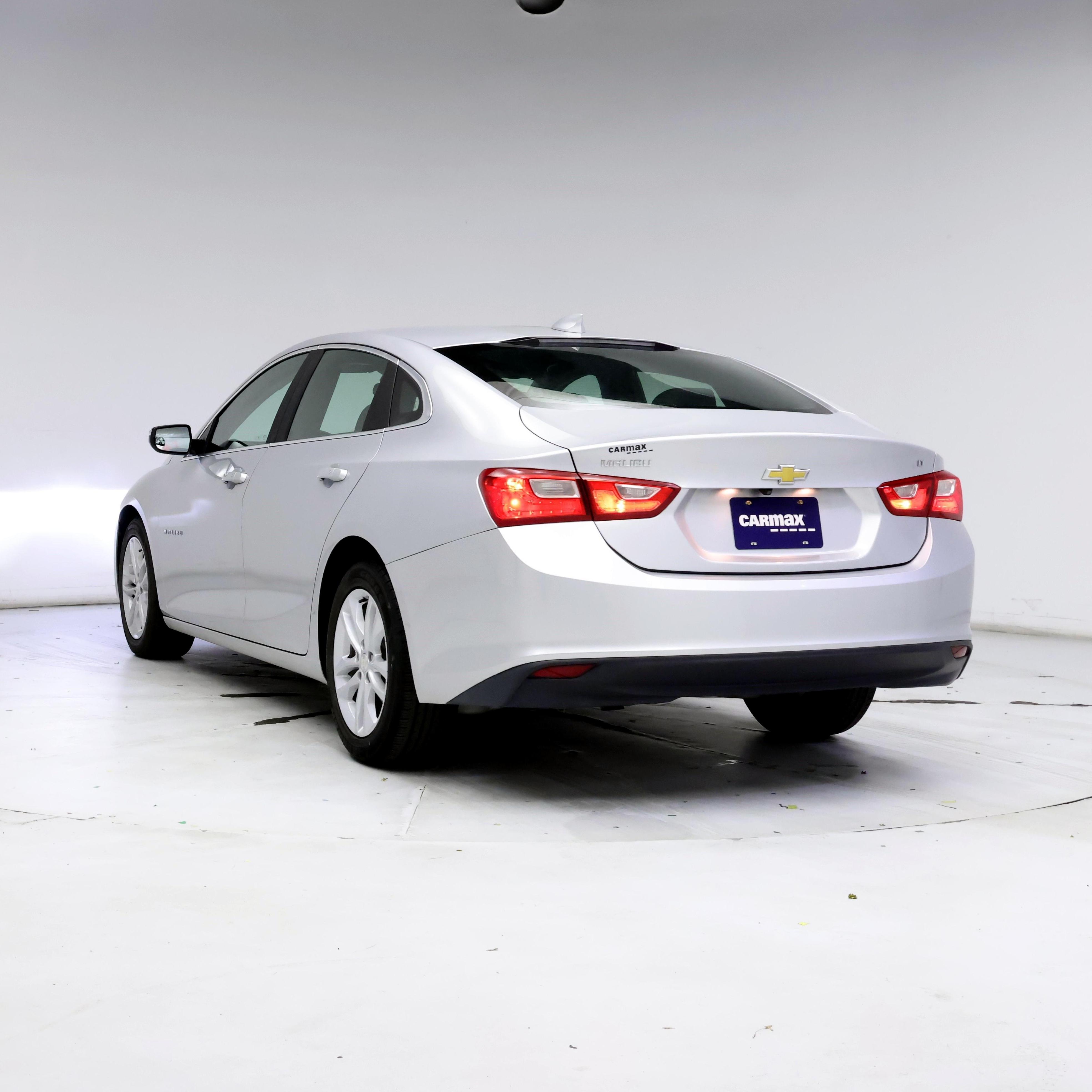 Thumbnail: 2018 Chevrolet Malibu - 2