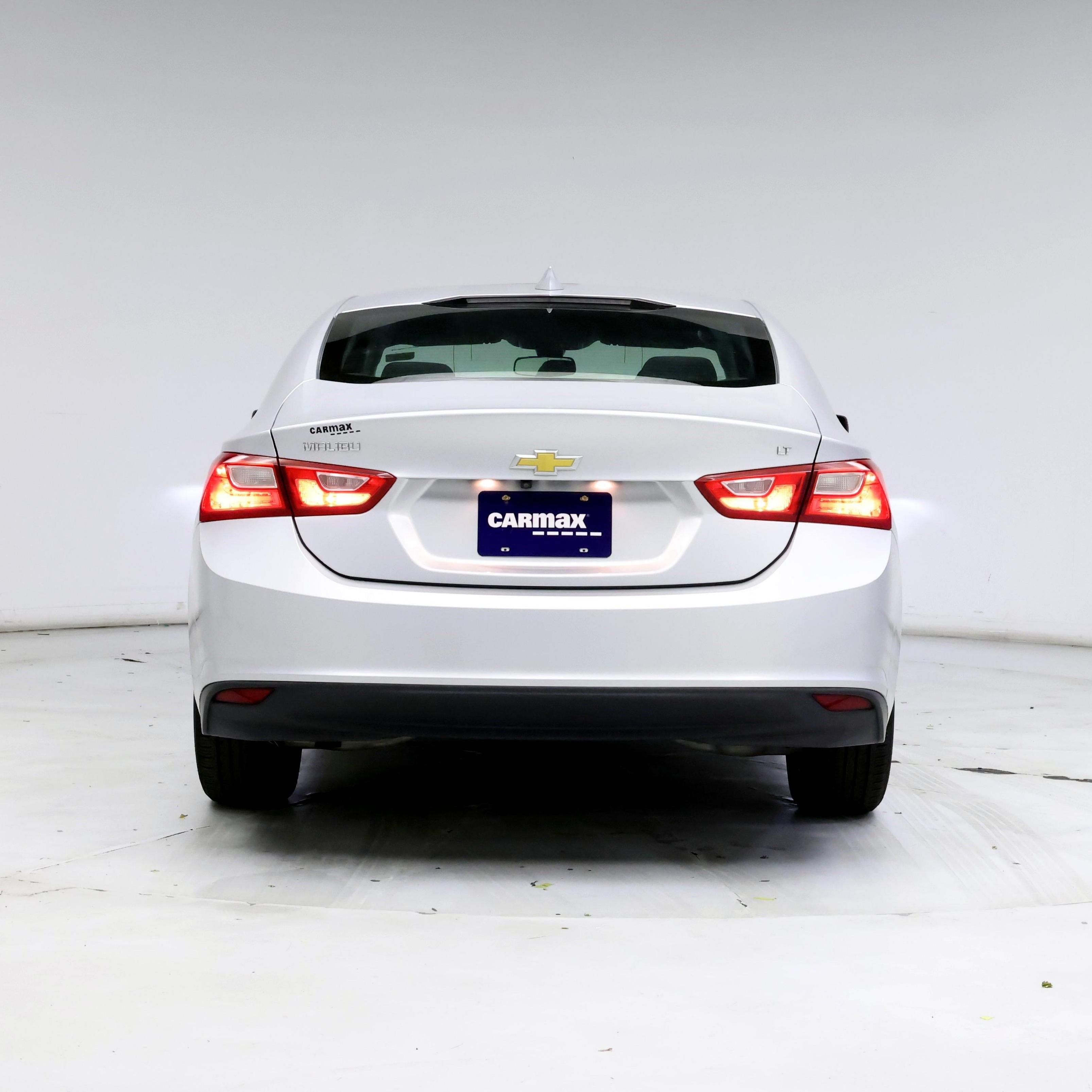 Thumbnail: 2018 Chevrolet Malibu - 6