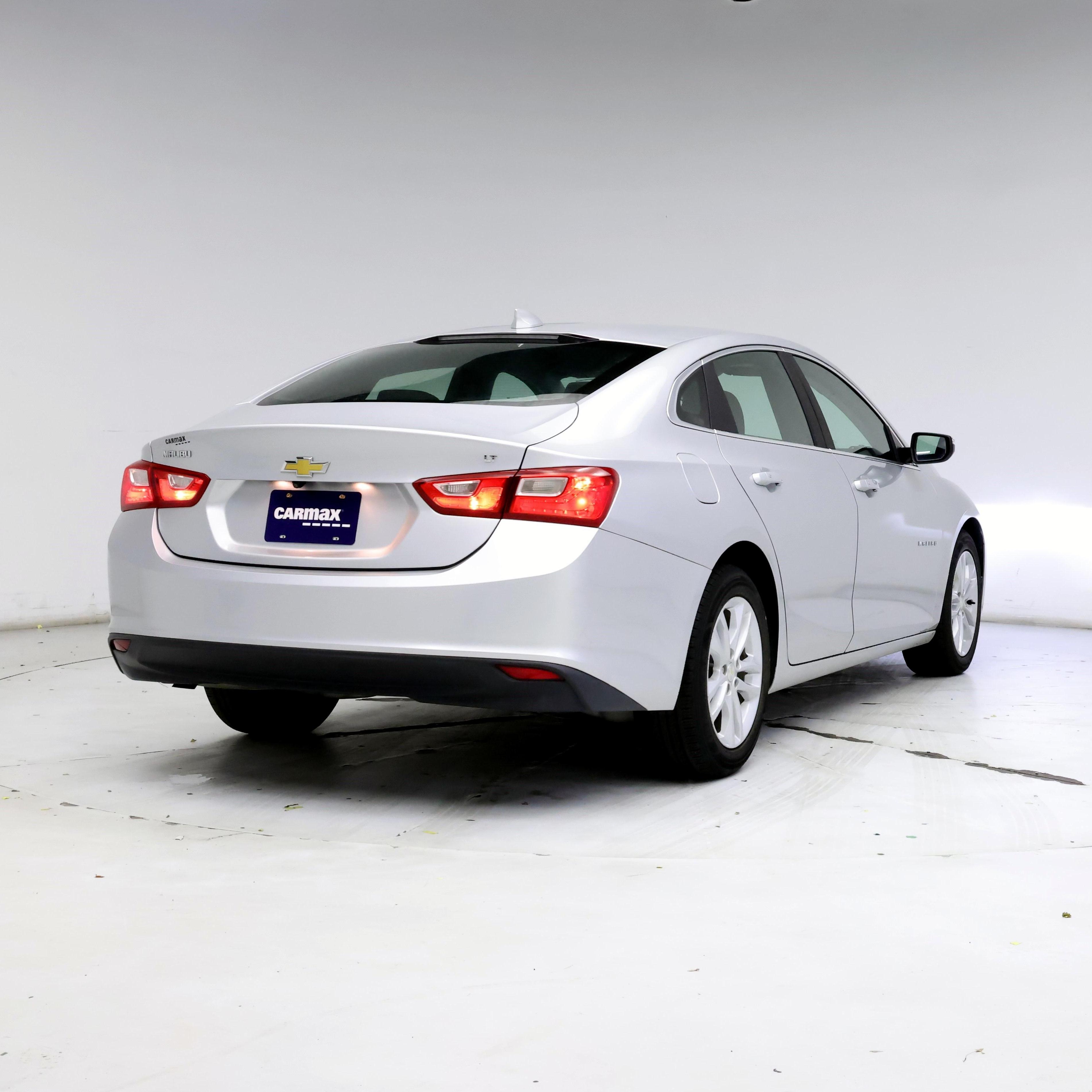 Thumbnail: 2018 Chevrolet Malibu - 8