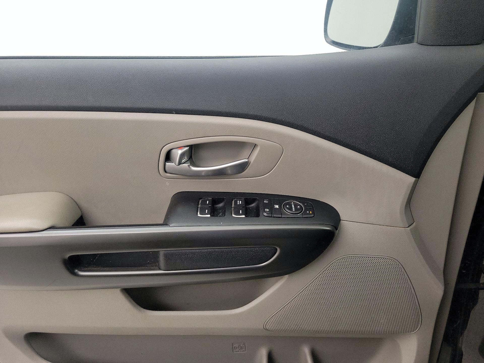 Thumbnail: 2021 Kia Sedona - 12