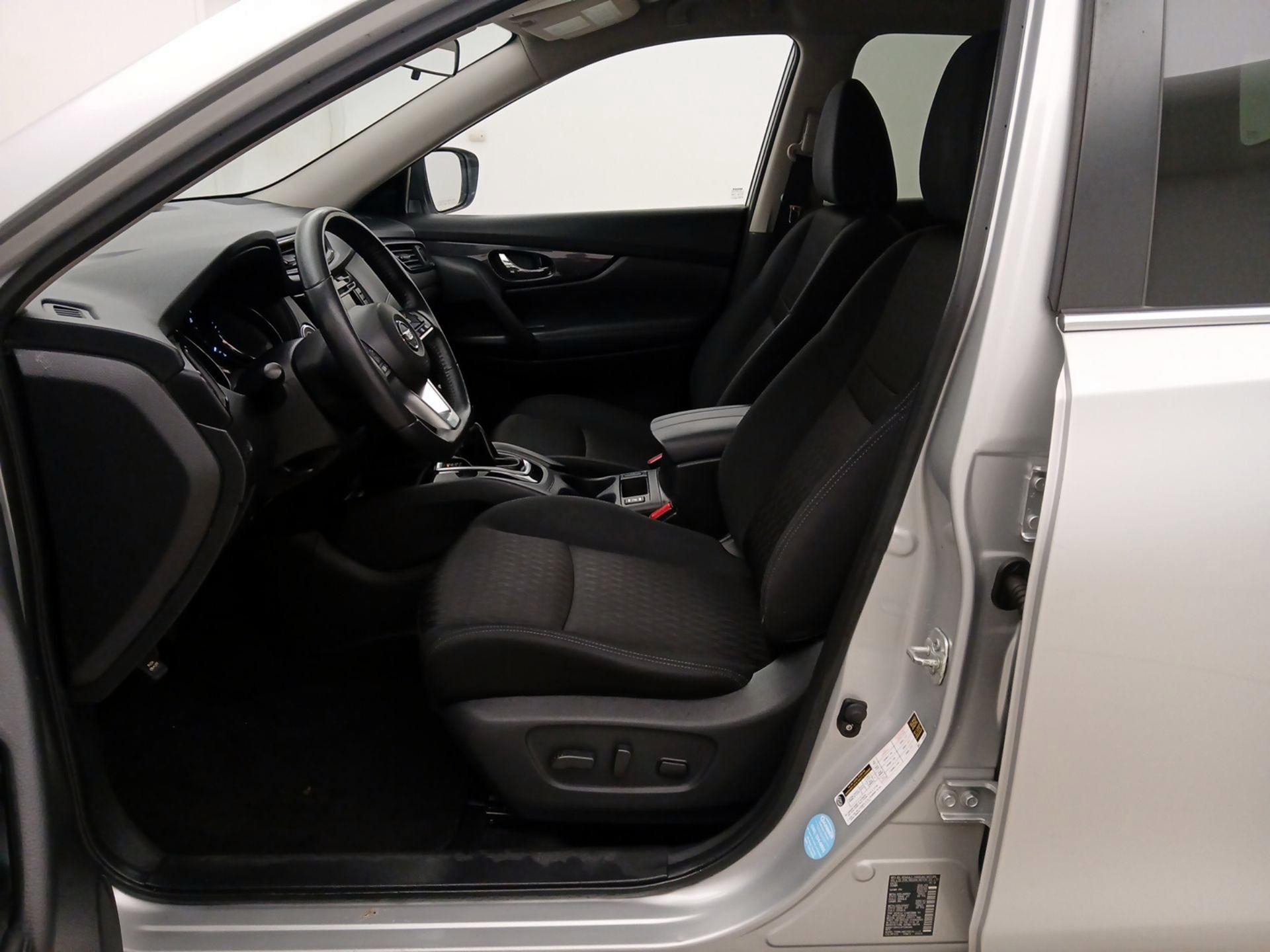 Thumbnail: 2018 Nissan Rogue - 11