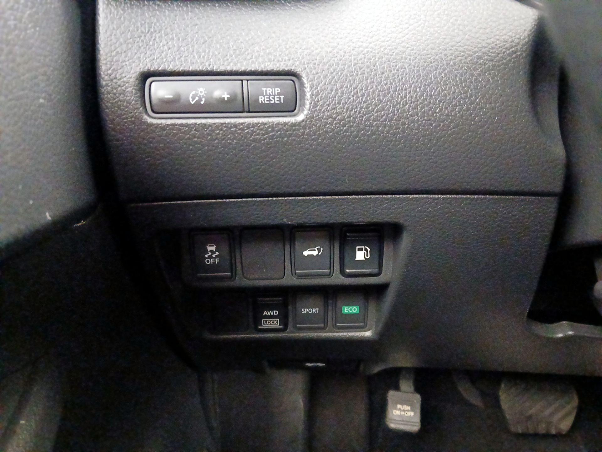 Thumbnail: 2018 Nissan Rogue - 13