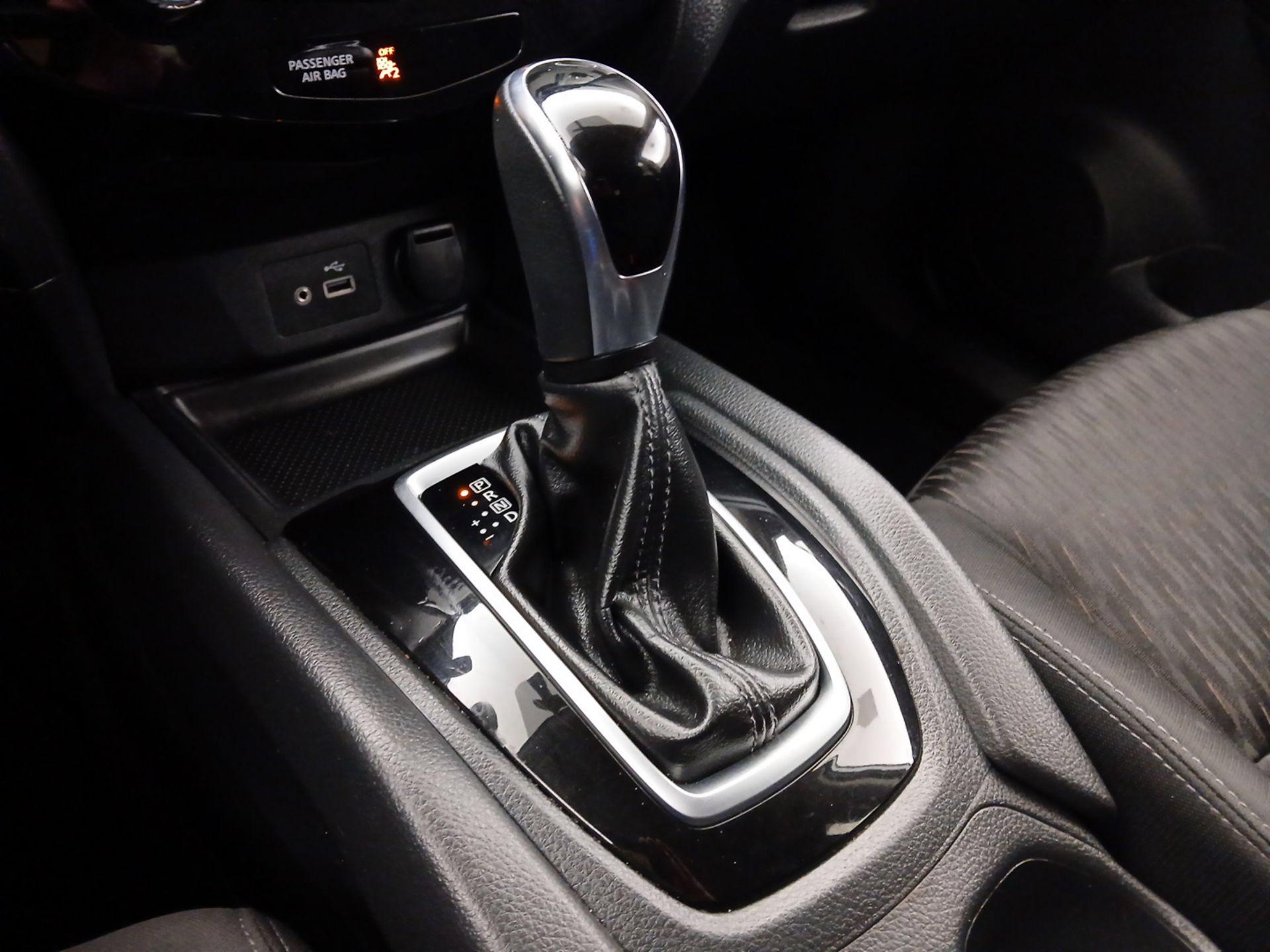 Thumbnail: 2018 Nissan Rogue - 17