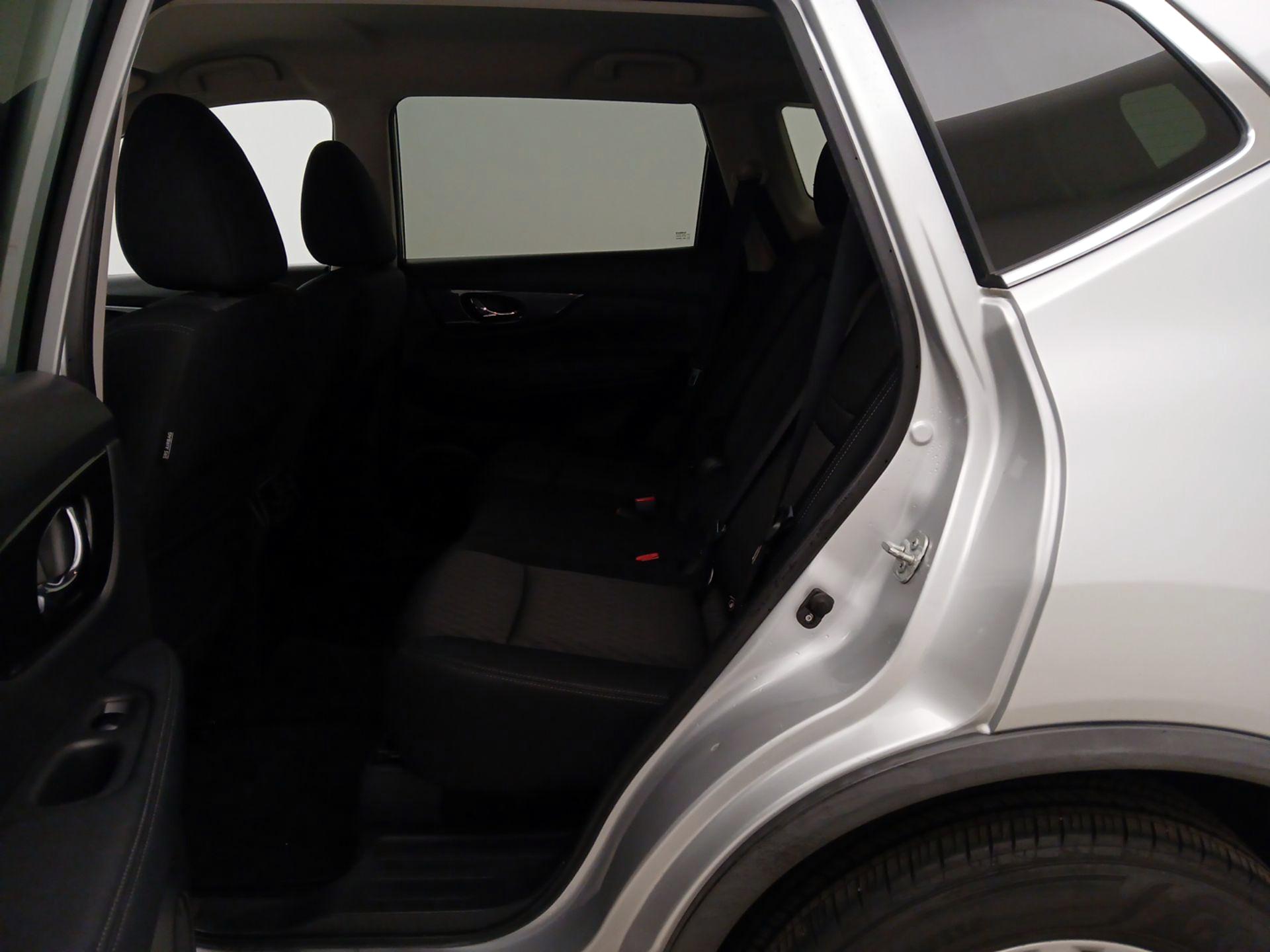 Thumbnail: 2018 Nissan Rogue - 19