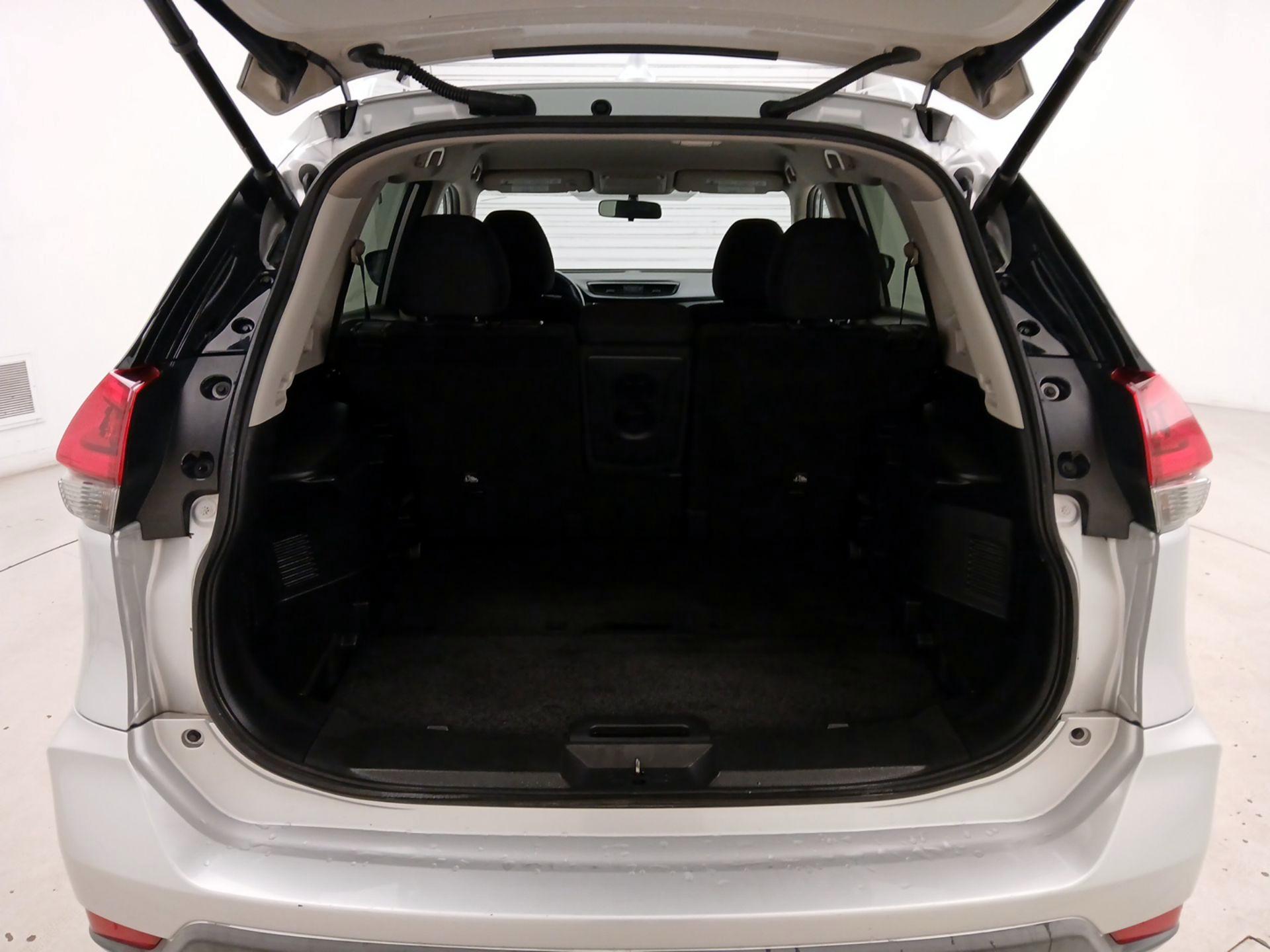 Thumbnail: 2018 Nissan Rogue - 20